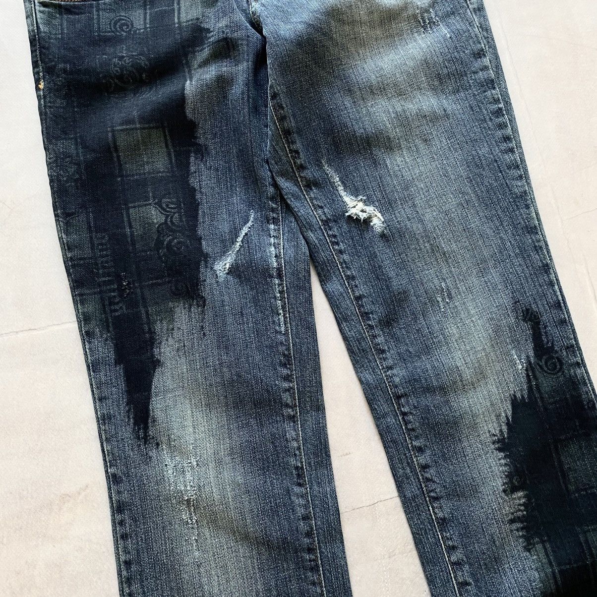 John Galliano NEW Galliano Distressed Painted Stripped Logo Jeans Y2K Size 26" / US 2 / IT 38 - 8 Thumbnail