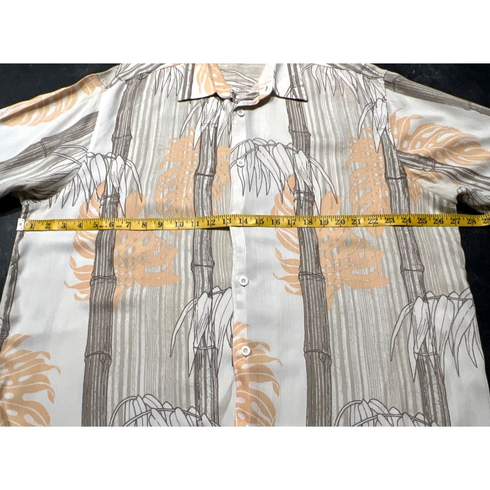 Cubavera Cubavera Camp Shirt 2XL Rayon Floral Button-Up Men Beige Floral Cubavera Camp Shirt 2XL Rayon Flower Pattern Button-Up Mens Regular Beige 100% Rayon Size US XXL / EU 58 / 5 - 7 Thumbnail