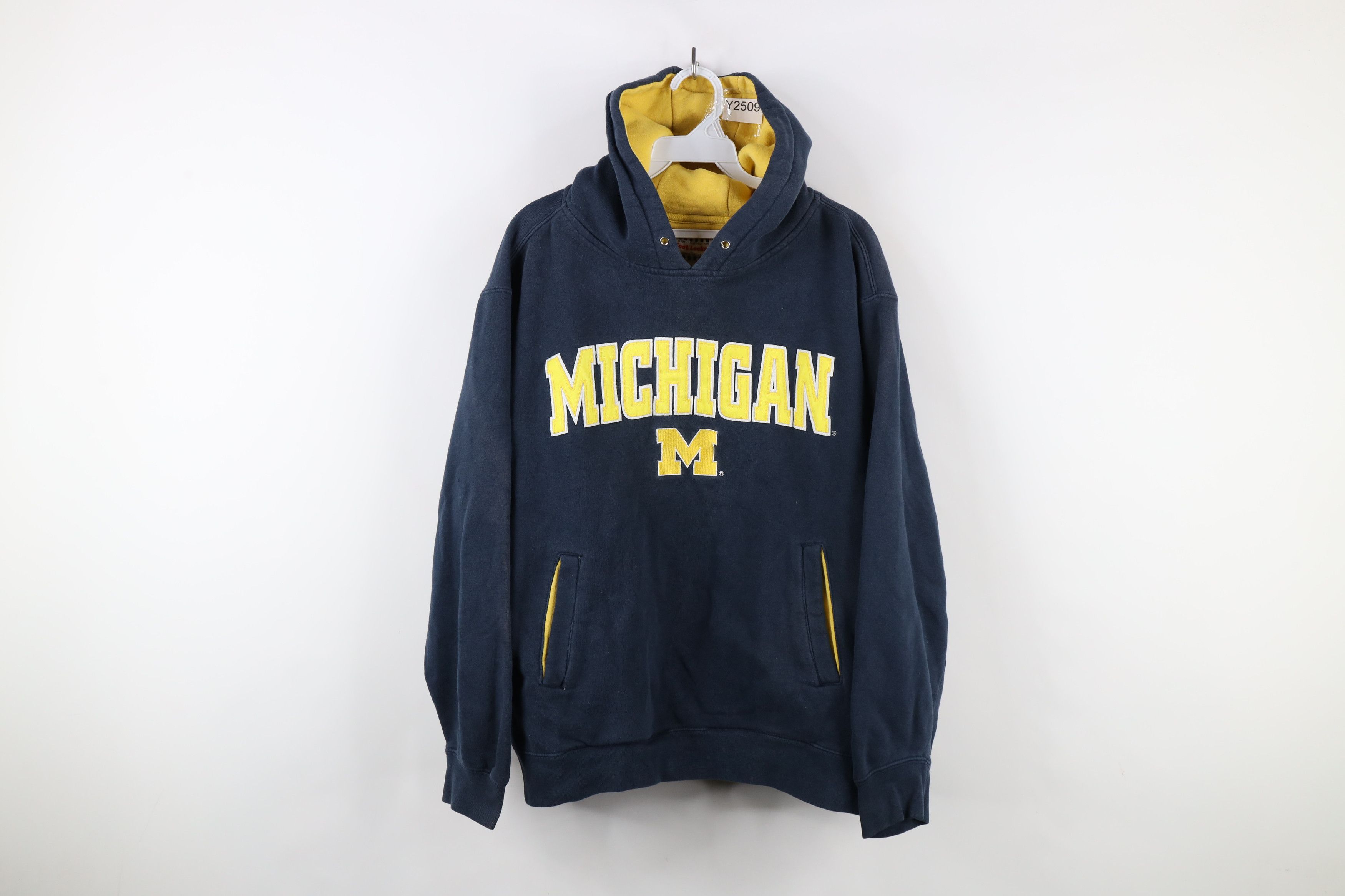 Vintage Vintage 90s University of Michigan Hoodie Sweatshirt Blue Size US L / EU 52-54 / 3 - 1 Thumbnail