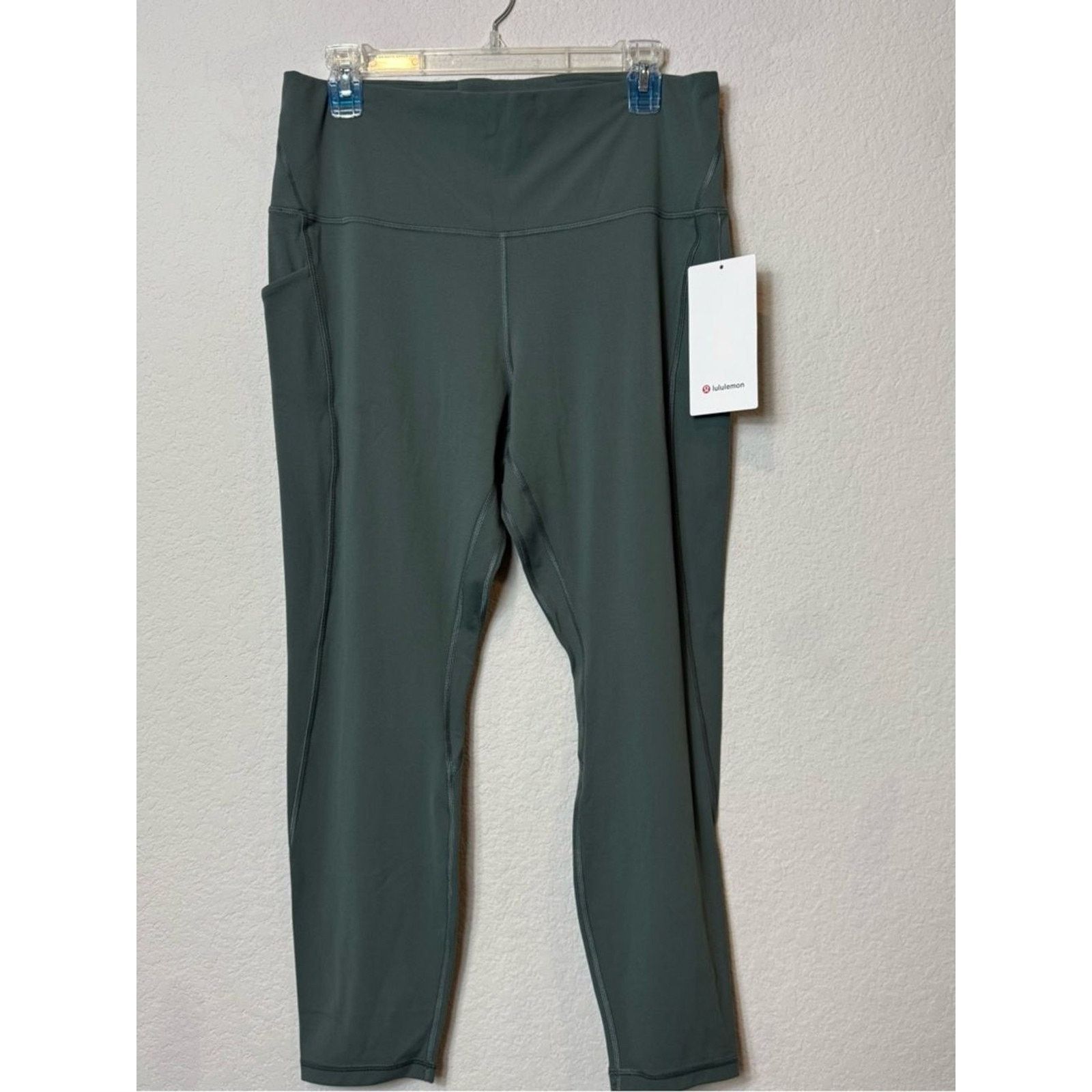 Lululemon Lululemon Align HR Pant 25” Pockets Palm Deco Green Sz 14 Size 36" / US 14 / IT 50 - 1 Thumbnail