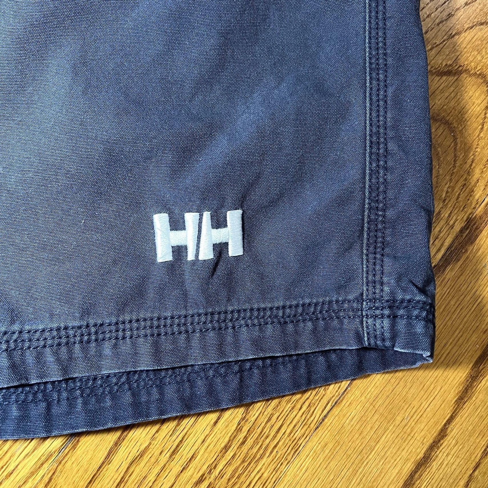 Helly Hansen VINTAGE Helly Hansen Men’s Chino Shorts 38 Navy Blue Size US 38 / EU 54 - 2 Thumbnail