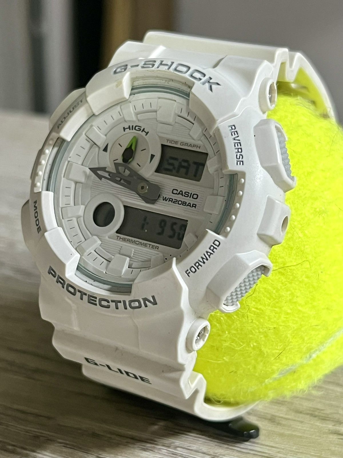 G Shock White G-Shock digital watch Size 44 - 6 Thumbnail