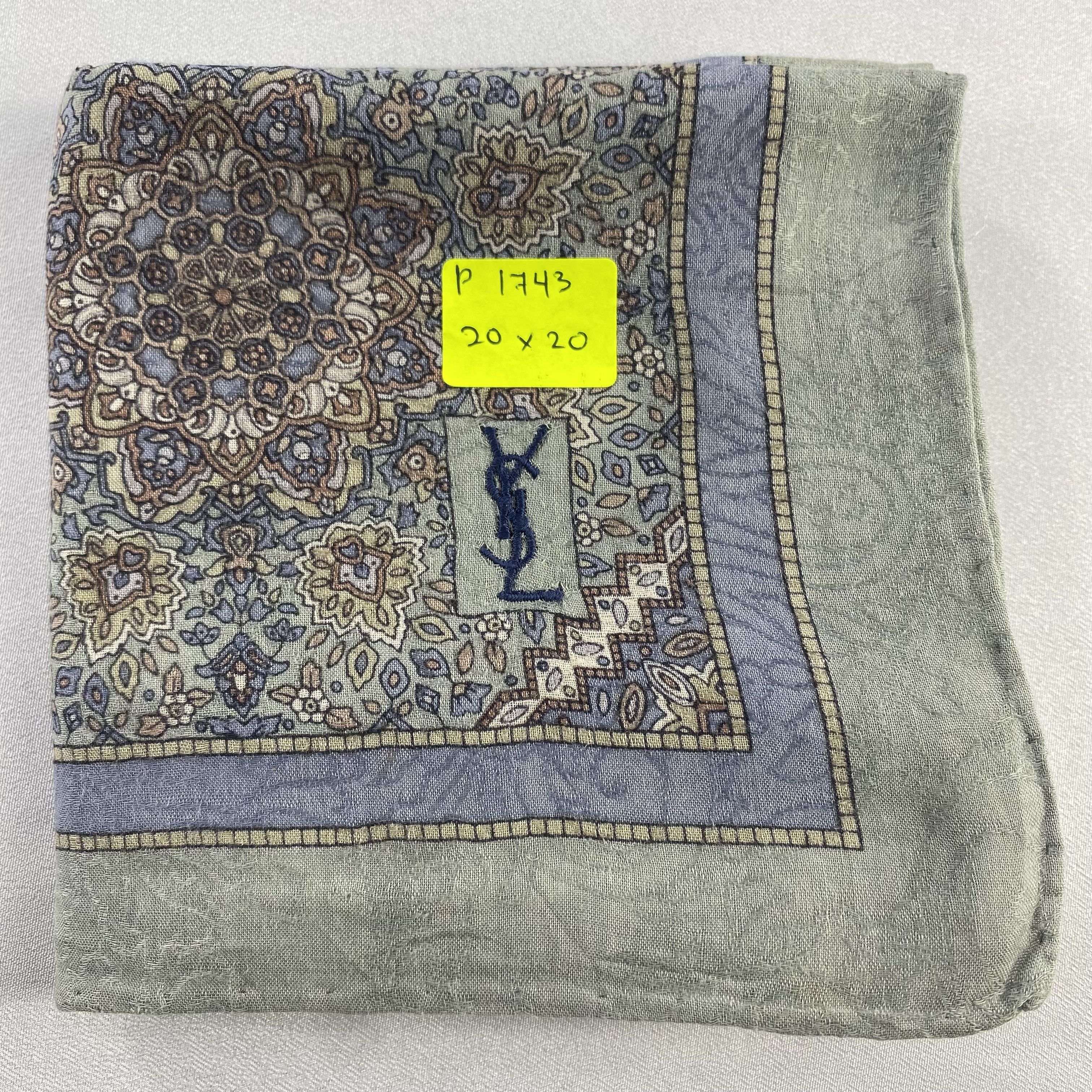 Vintage Yves Saint Laurent Bandana/ Handkerchief / Neckerchief-P1743 Size ONE SIZE - 5 Thumbnail