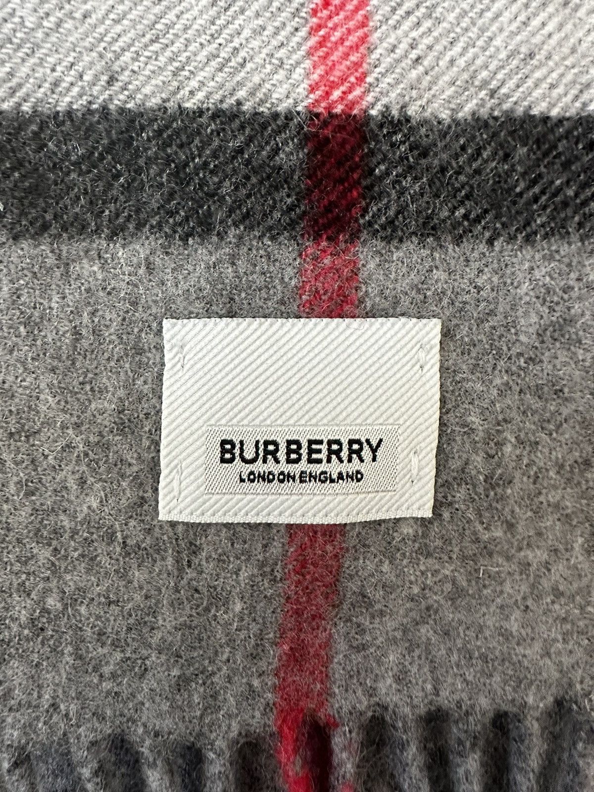 Burberry Vintage Burberry Grey Nova Check Cashmere Scarf Size ONE SIZE - 5 Thumbnail