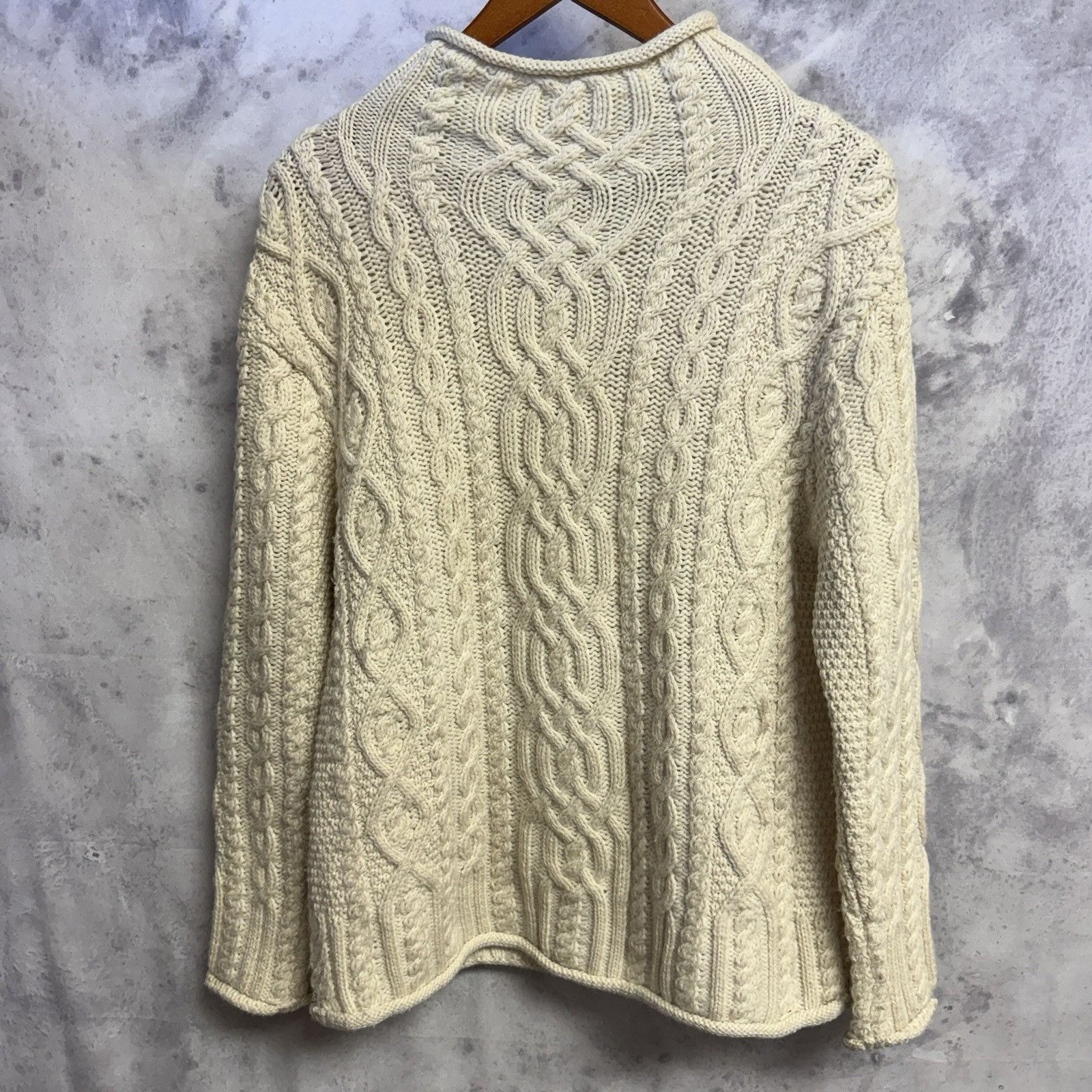 Aran Isles Knitwear Aran Crafts Ireland Wool Turtleneck Sweater Womens M Ivory Size M / US 6-8 / IT 42-44 - 1 Thumbnail