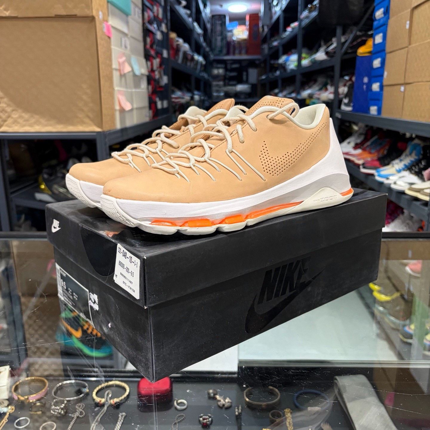 Nike Nike Brown Lowtop Sneakers 10 Men Size US 10 / EU 43 - 1 Thumbnail