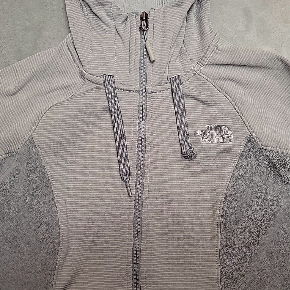 The North Face VINTAGE The North Face Hoodie Jacket Womens XS Gray Full Zip Hooded Performance Size XS / US 0-2 / IT 36-38 - 2 Thumbnail