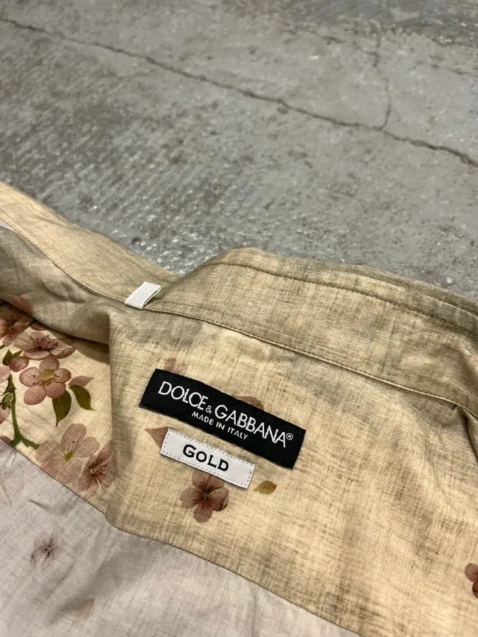 Dolce & Gabbana 2010s Dolce & Gabbana Floral Print Fantasy Shirt Size US M / EU 48-50 / 2 - 9 Thumbnail