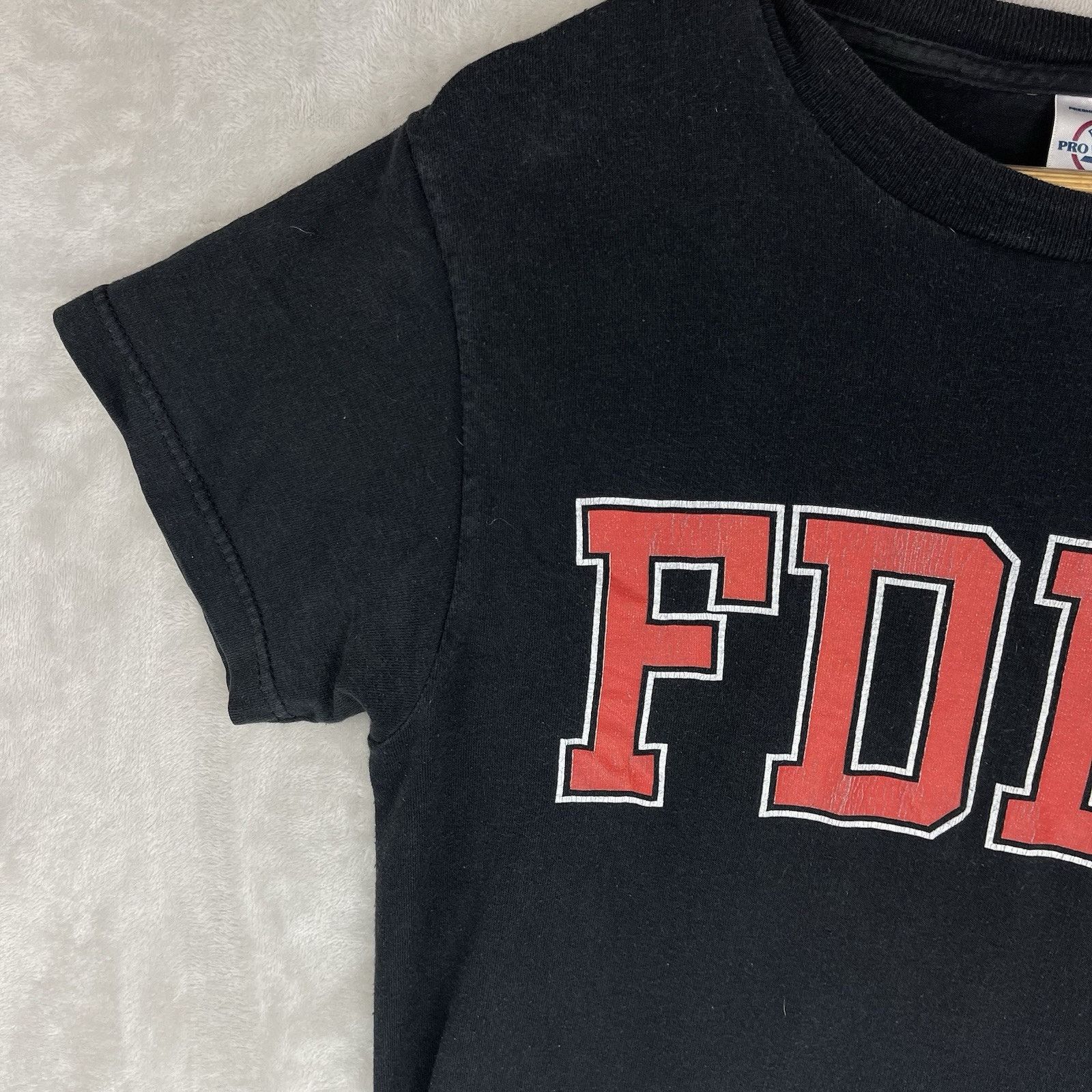 Other Vintage FDNY T Shirt Delta Pro Weight Black Faded NYC Size US S / EU 44-46 / 1 - 4 Thumbnail