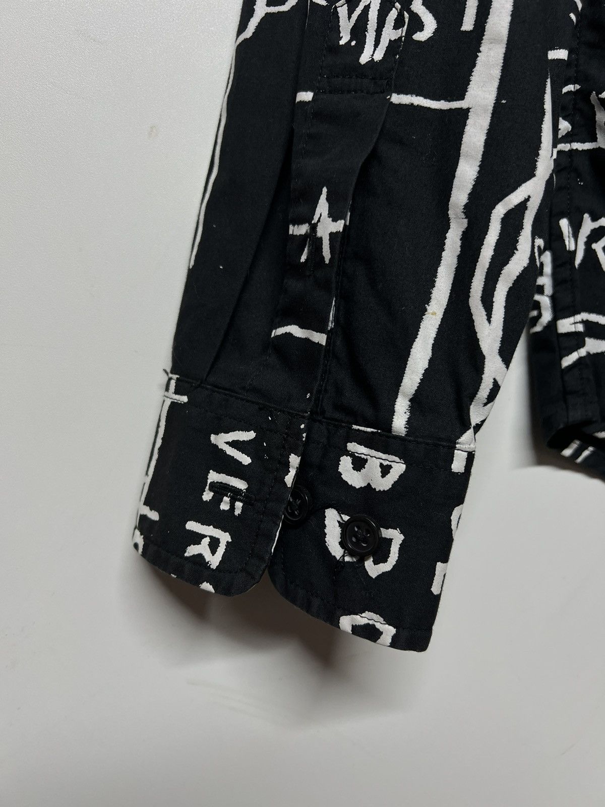 Supreme Supreme basquiat graffiti shirt Size US M / EU 48-50 / 2 - 5 Thumbnail