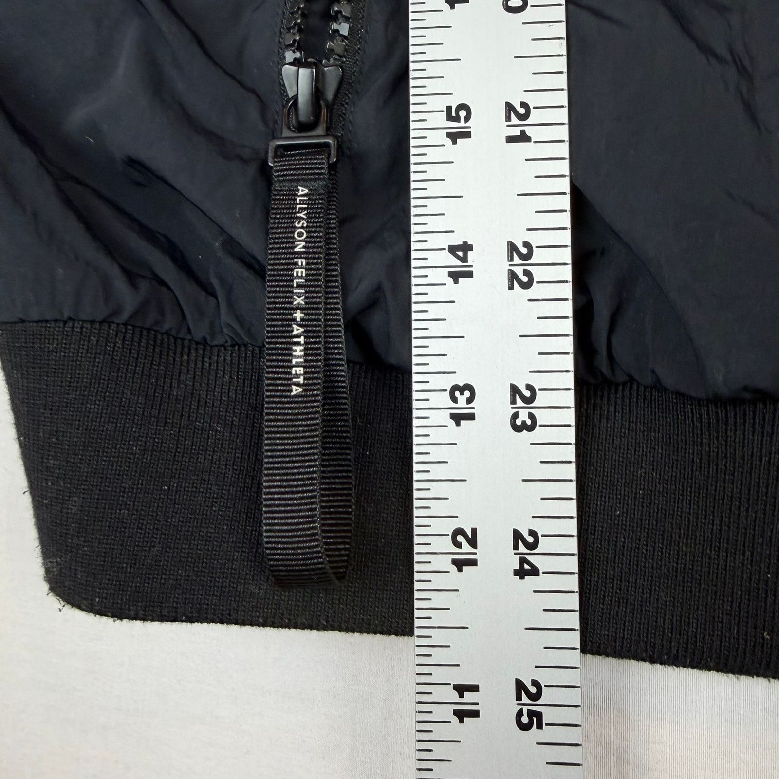 Athleta Allyson Felix x Athleta Full Zip Windbreaker Jacket Size S / US 4 / IT 40 - 4 Thumbnail