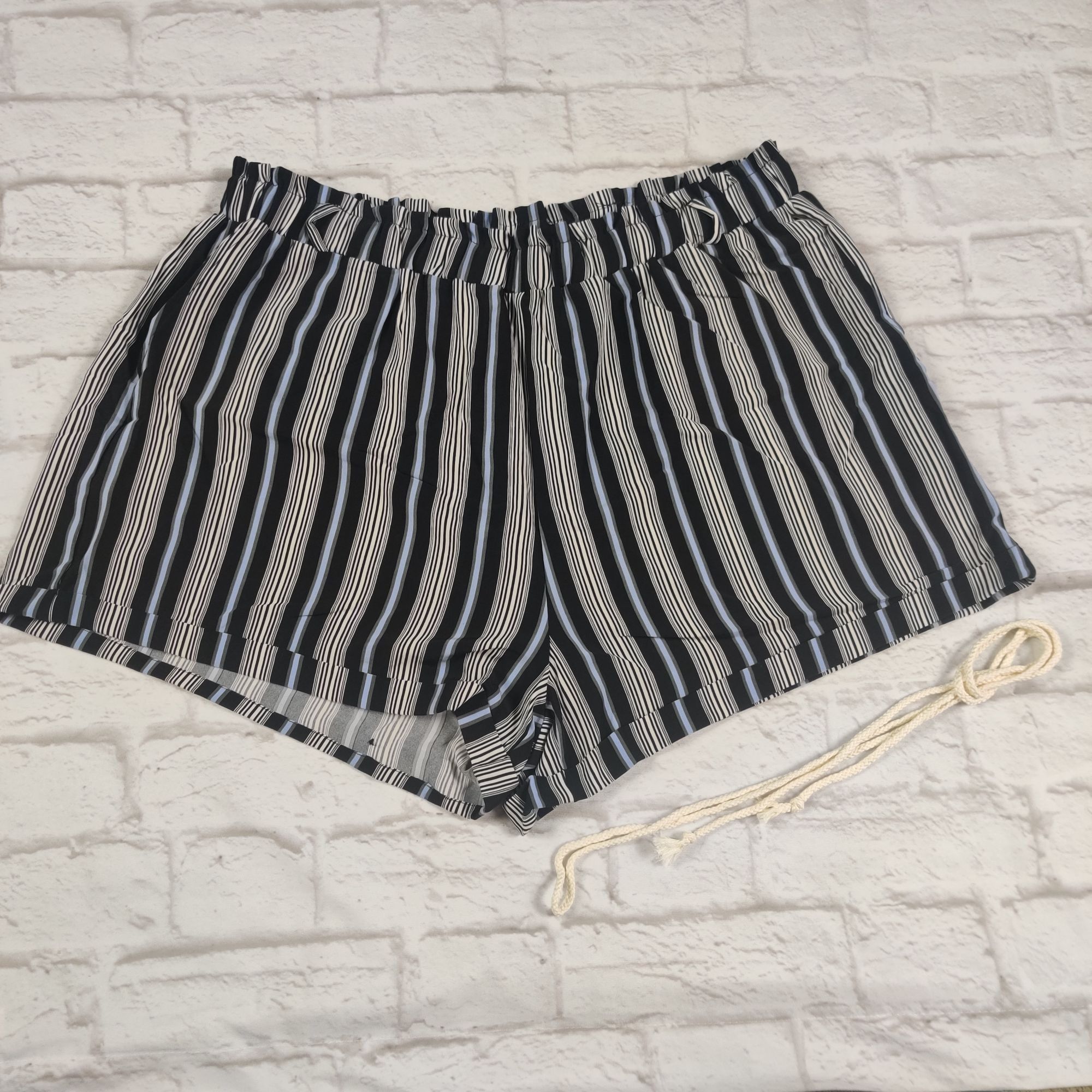 Shein SHEIN Plus size womens high rise paper bag shorts rope blue Size 38" / US 16 / IT 52 - 2 Thumbnail
