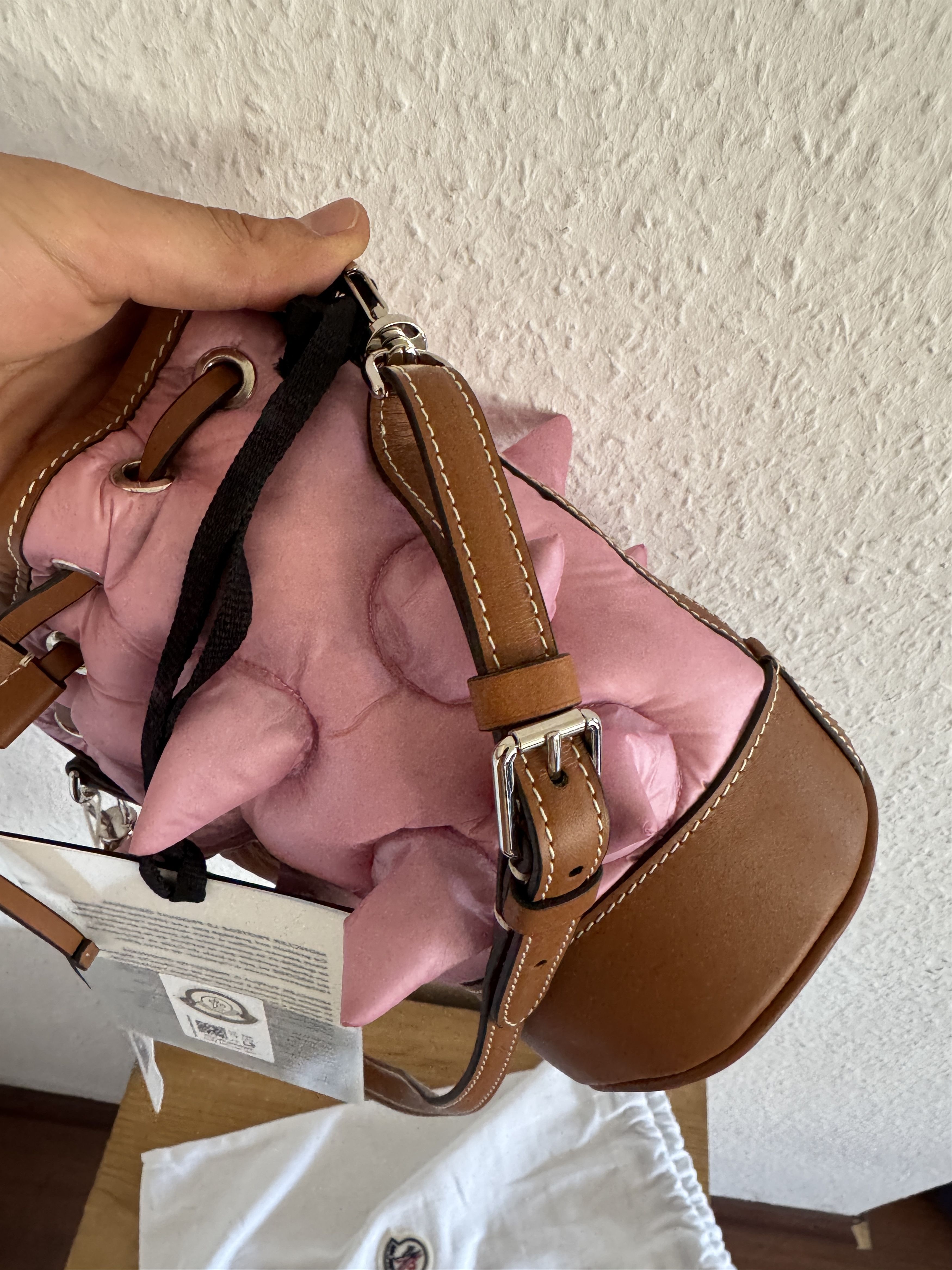JW Anderson × Moncler Spike Critter Padded Bucket Bag Pink Size ONE SIZE - 8 Thumbnail