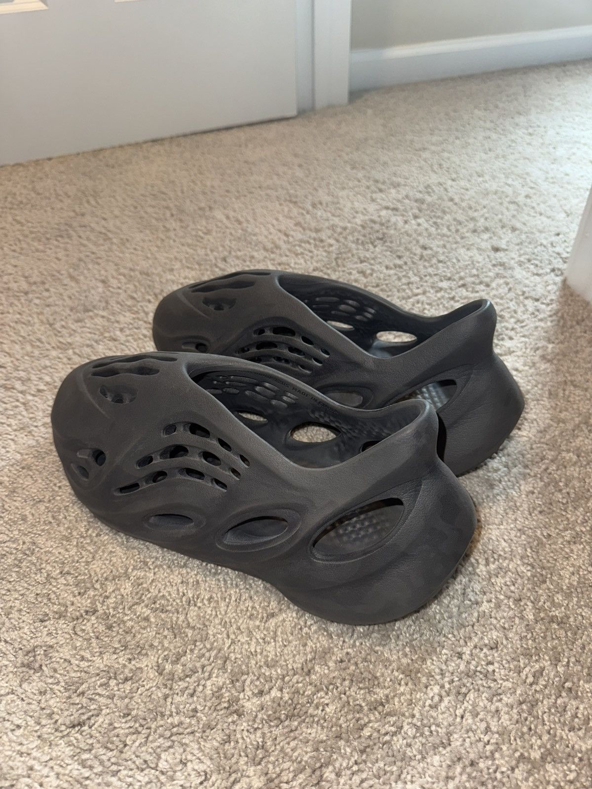 Yeezy Yeezy foam onyx Size US 12 / EU 45 - 3 Thumbnail