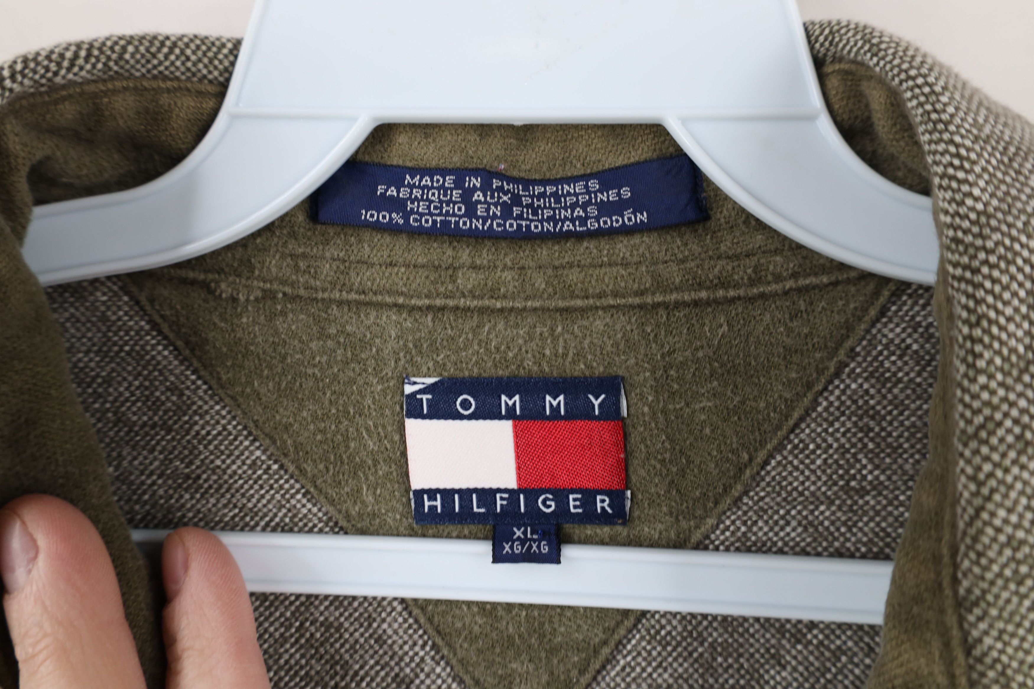 Tommy Hilfiger × Vintage Vintage 90s Tommy Hilfiger Heavyweight Oxford Button Shirt Size US XL / EU 56 / 4 - 8 Thumbnail