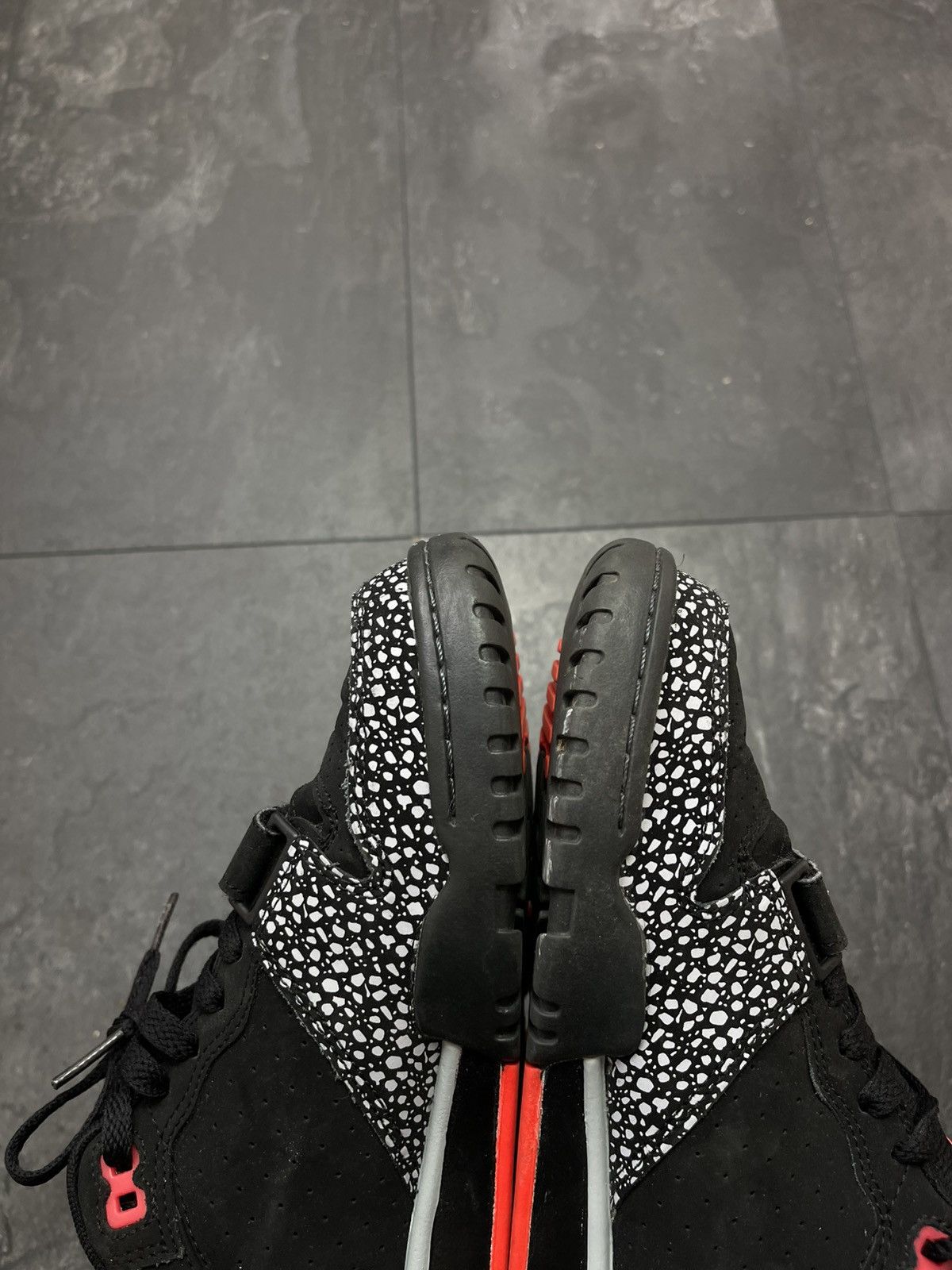 Nike × Streetwear × Vintage Nike Air Trainer 1 Low ST Black Safari Laser Crimson Size US 7 / EU 40 - 12 Thumbnail