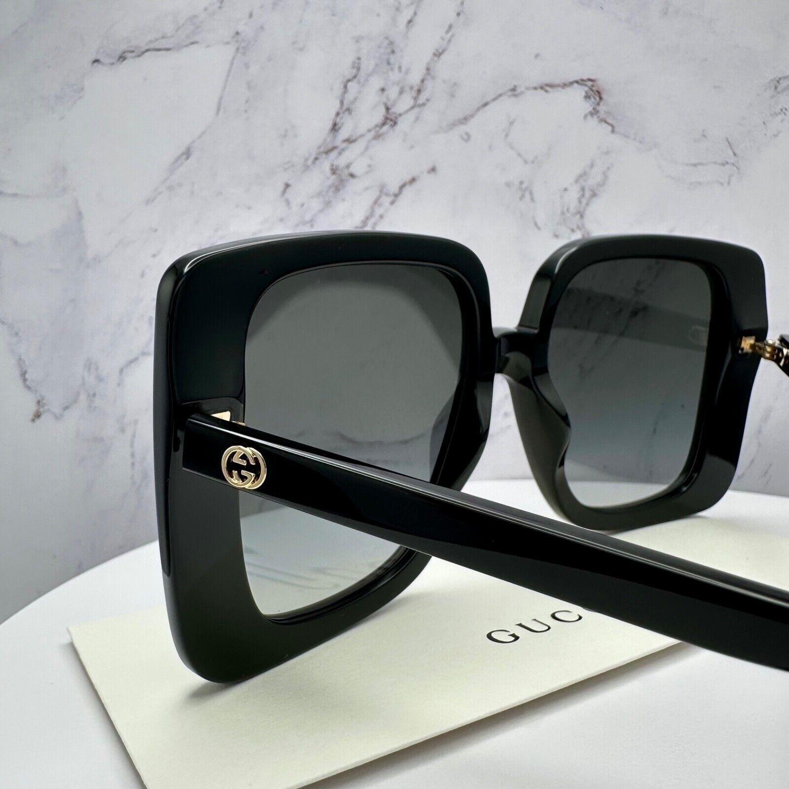 New Gucci Sunglasses Black Square Gold Interlocking GG