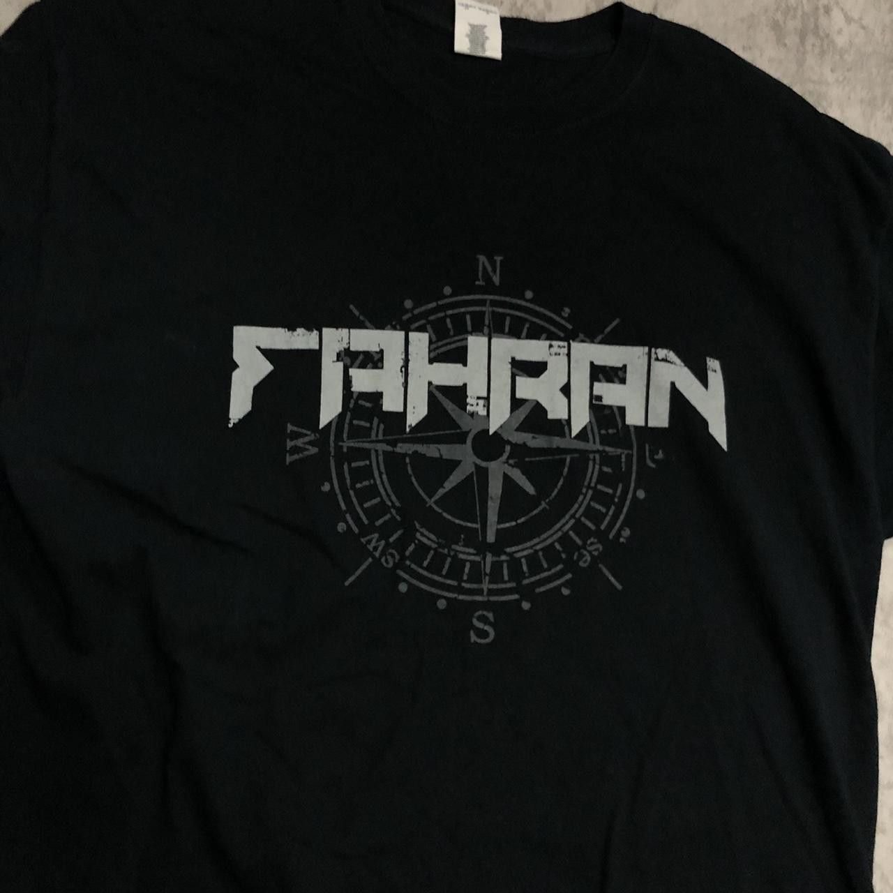 Gildan Black and white Fahran band tee #bandtee Size US XL / EU 56 / 4 - 2 Thumbnail