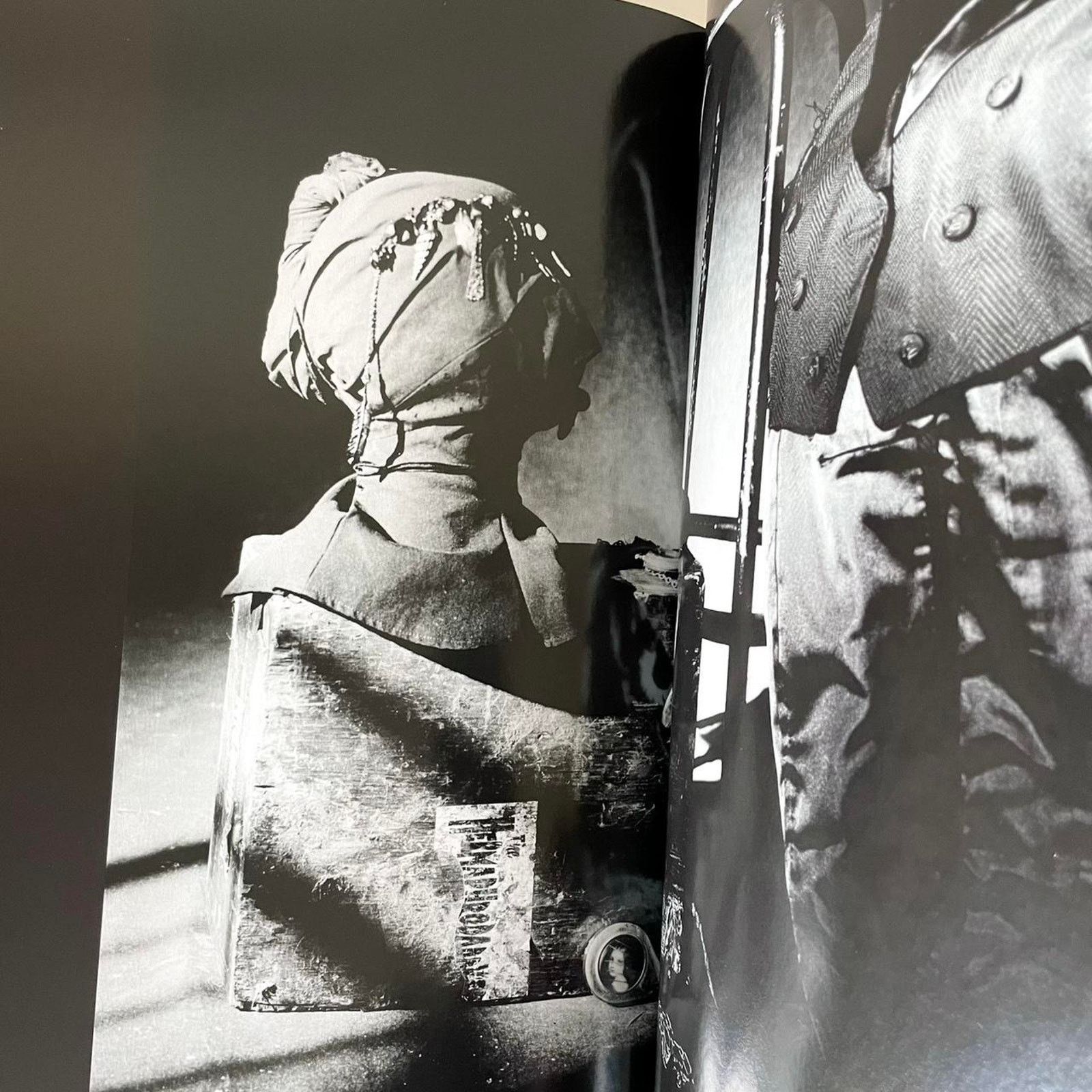 Jun Takahashi × Undercover × Vintage A Magazine Curated by Jun Takahashi Undercover Size ONE SIZE - 4 Thumbnail