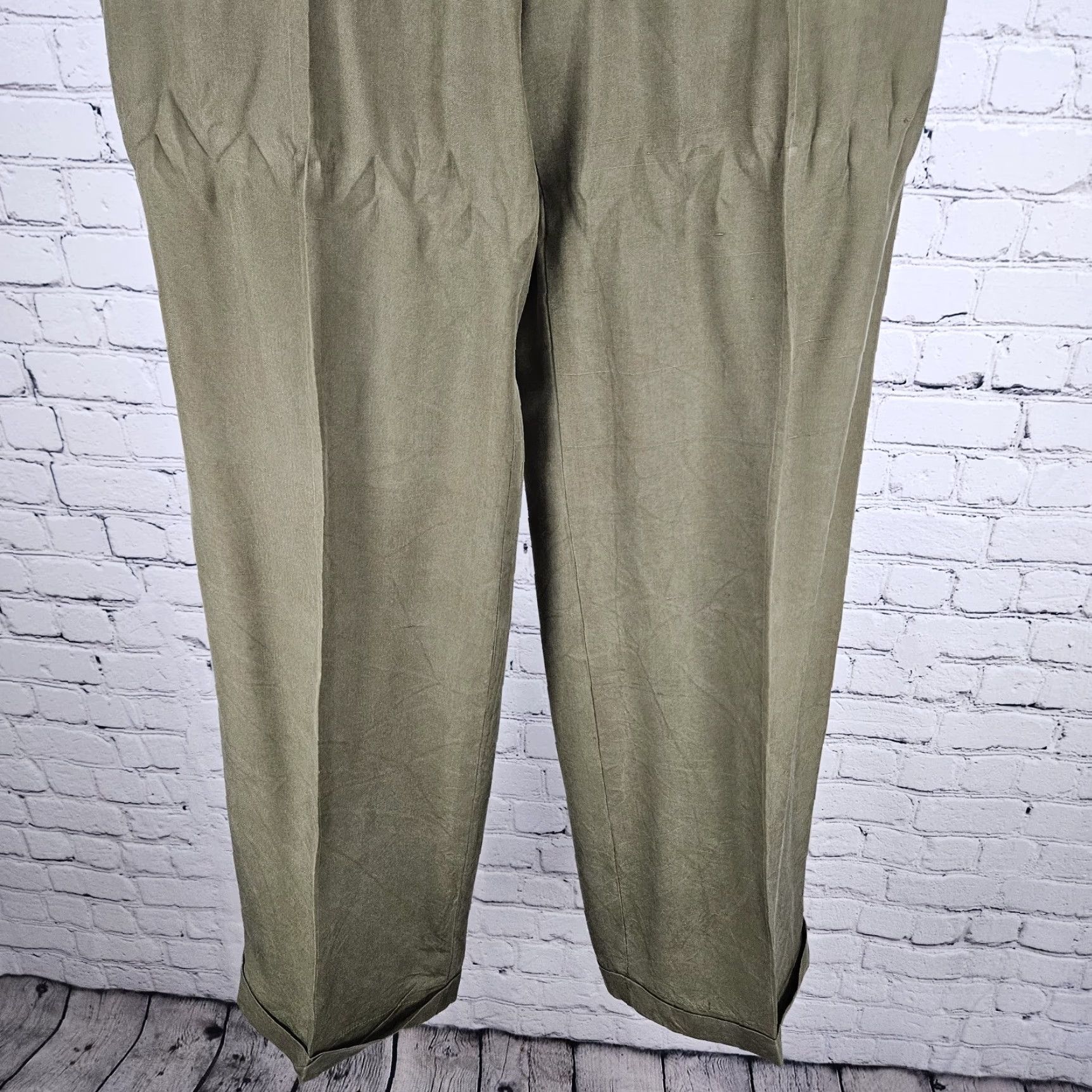Ann Taylor Ann Taylor Green 100% Silk Mid Rise Lined Cuffed Straight Dress Pants 4 (26x30) Womens Size 27" / US 4 / IT 40 - 6 Thumbnail