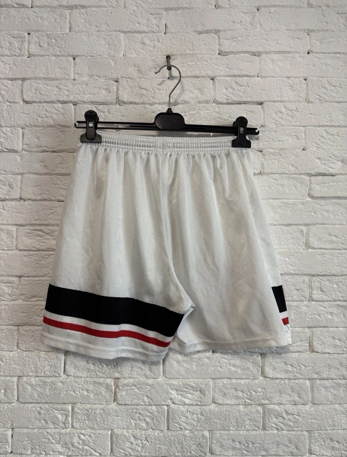 Umbro Vintage Umbro Manchester United Away 97/99 Football Shorts Size US 29 - 5 Thumbnail