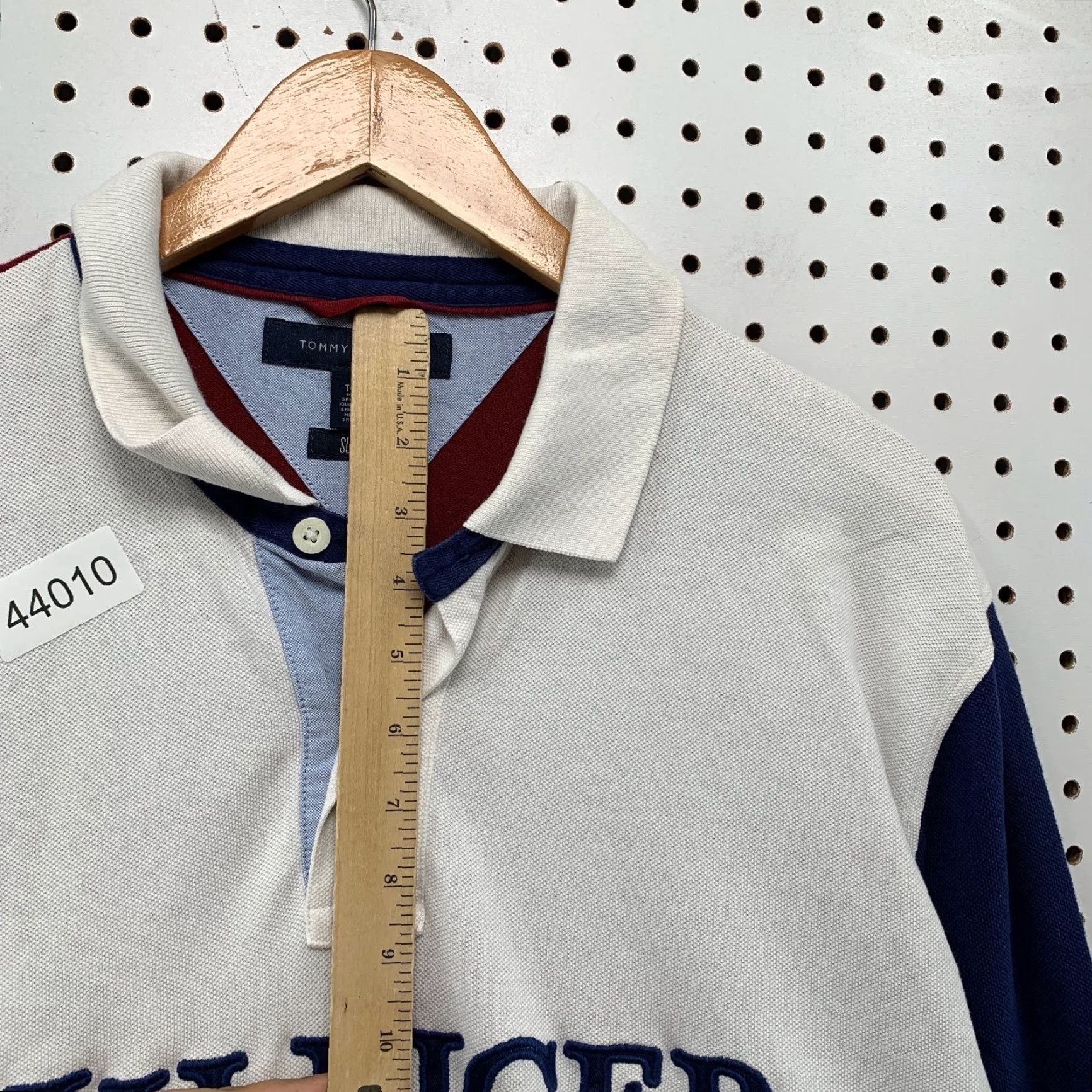 Tommy Hilfiger VINTAGE Tommy Hilfiger Polo Shirt Mens XL Long Sleeve Slim Fit Collared White SpellOut 90s Football Golf Mens XL White Hilfiger Polo Size US XL / EU 56 / 4 - 7 Thumbnail