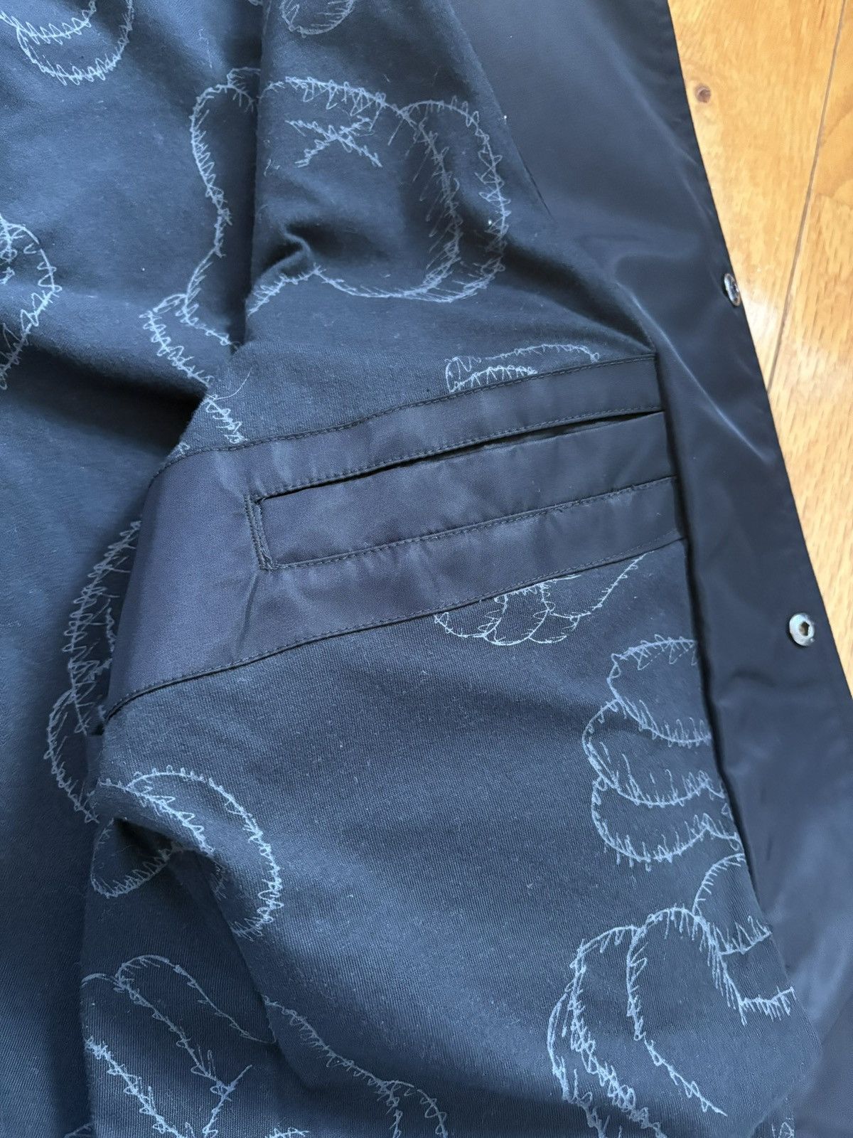Jordan Brand × Kaws Rare Air Jordan x KAWS Satin Embroidered Coaches Jacket L Size US L / EU 52-54 / 3 - 9 Thumbnail