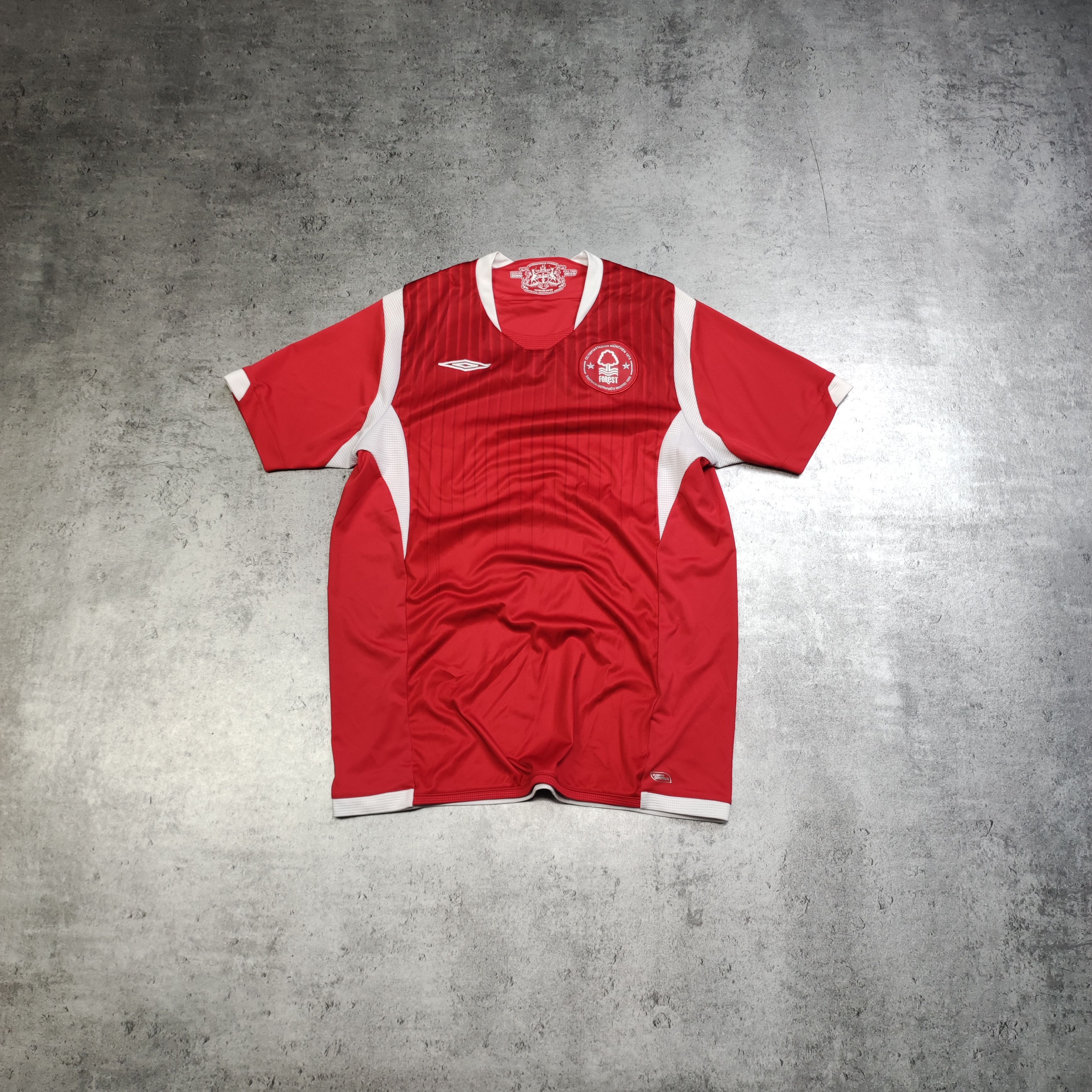 Vintage RARE Vintage Umbro x Notthingam Forest Football Home Jersey Size US S / EU 44-46 / 1 - 1 Thumbnail