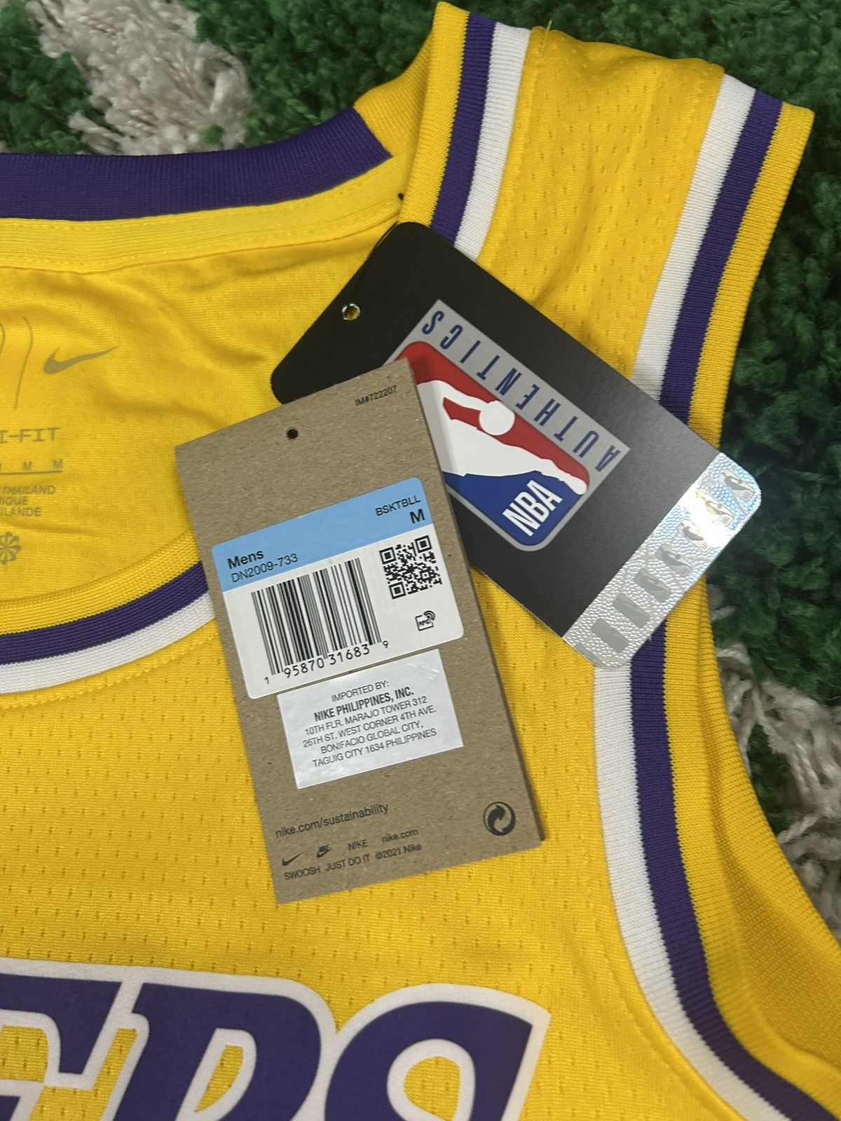 NBA LeBron James Nike Swingman Jersey Icon Edition Size Medium Size US M / EU 48-50 / 2 - 3 Thumbnail