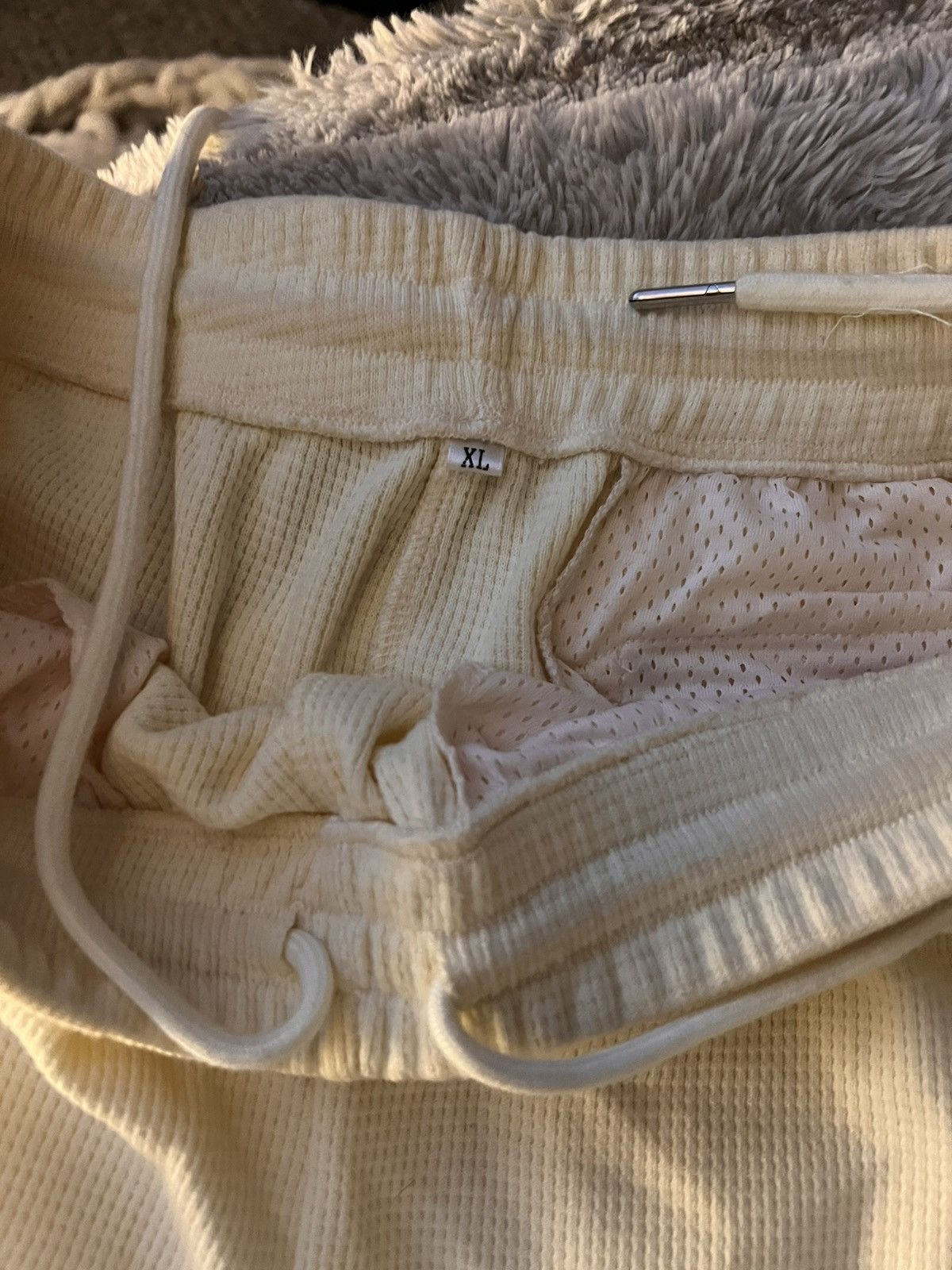 The GV Gallery Cream Gv Gallery Sweats Size US 37 - 2 Thumbnail
