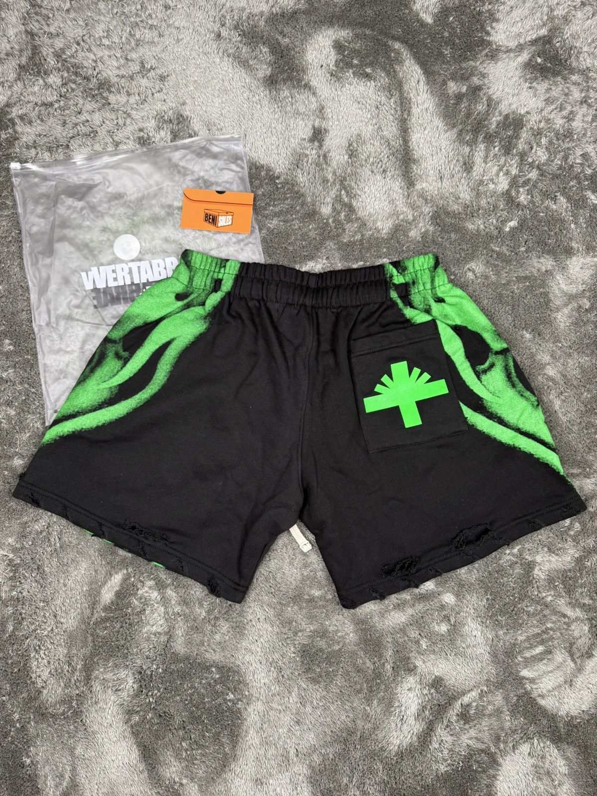Vertabrae Vertabrae Skull Face Shorts Green/Black Size US 28 / EU 44 - 2 Thumbnail