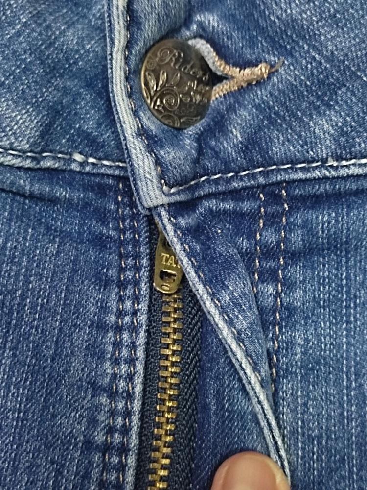 Lee VINTAGE LEE BOOT CUT JEANS DISTRESSED STYLE EMBROUDER FLOWER Size 30" / US 8 / IT 44 - 6 Thumbnail