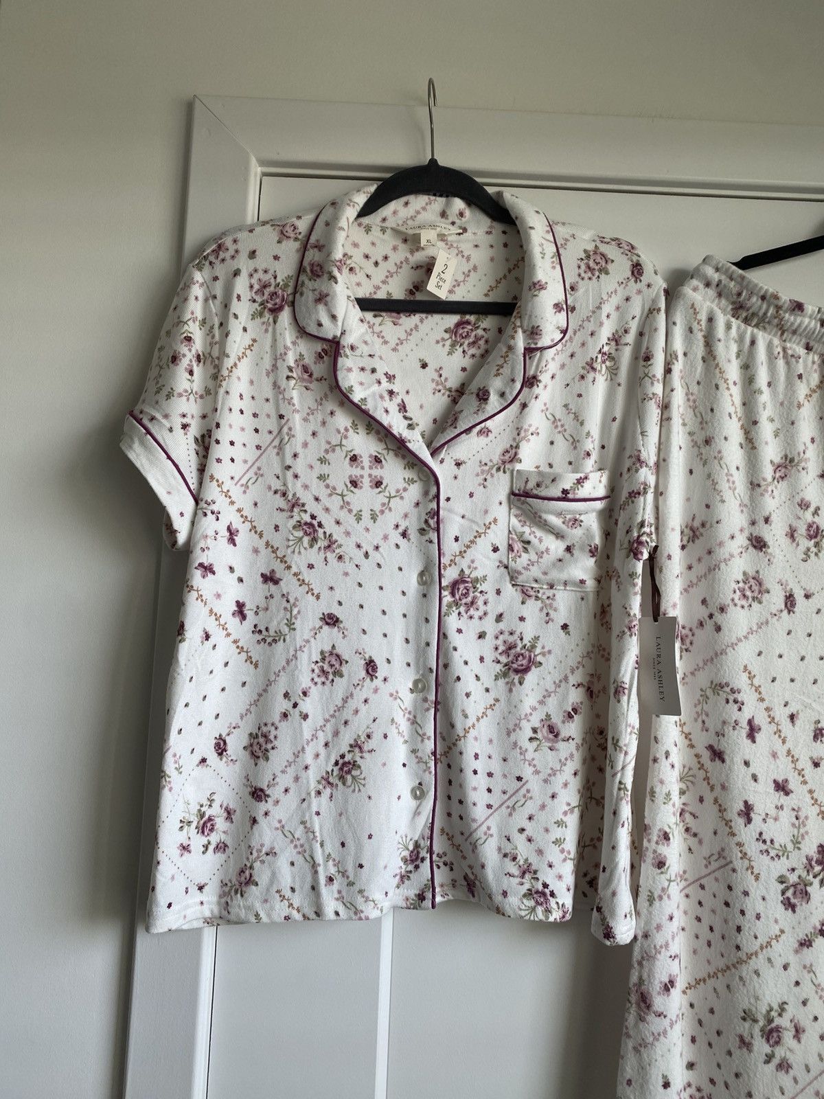 Laura Ashley Laura Ashley Women 2PC Pajamas Set Floral Size XL NWT Size ONE SIZE - 3 Thumbnail