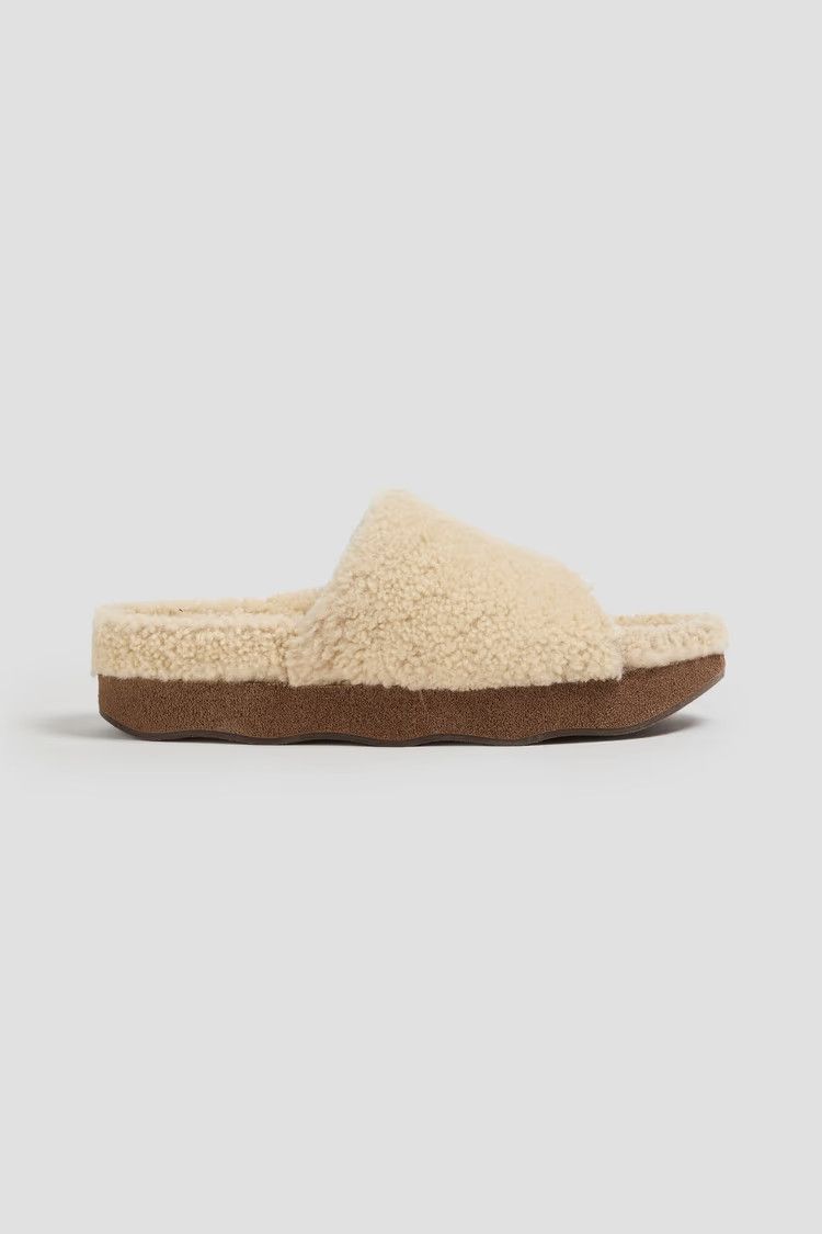 o1y0825 Leather Slippers in Beige/Brown
