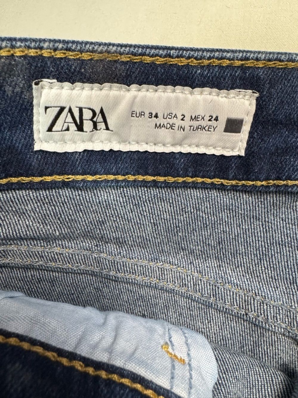 Zara NWT New Zara Coated Golden Foil Skinny Jeans Size 2 Size 26" / US 2 / IT 38 - 5 Thumbnail