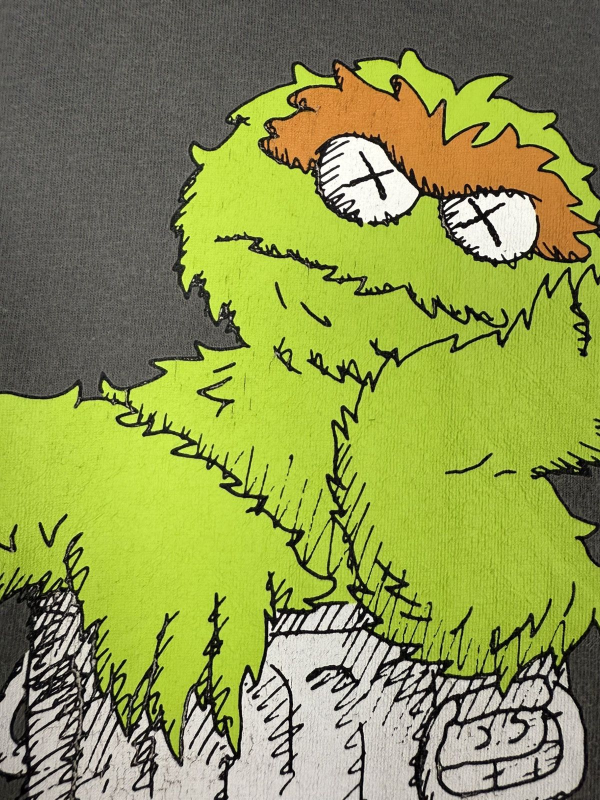 Kaws Uniqlo Kaws Sesame Street “Oscar The Grouch” t shirt Size US M / EU 48-50 / 2 - 4 Thumbnail