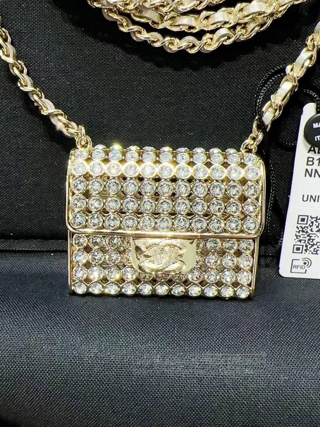 Chanel Chanel 23S Gold Diamond Bag Pendant Necklace. Size ONE SIZE - 6 Thumbnail