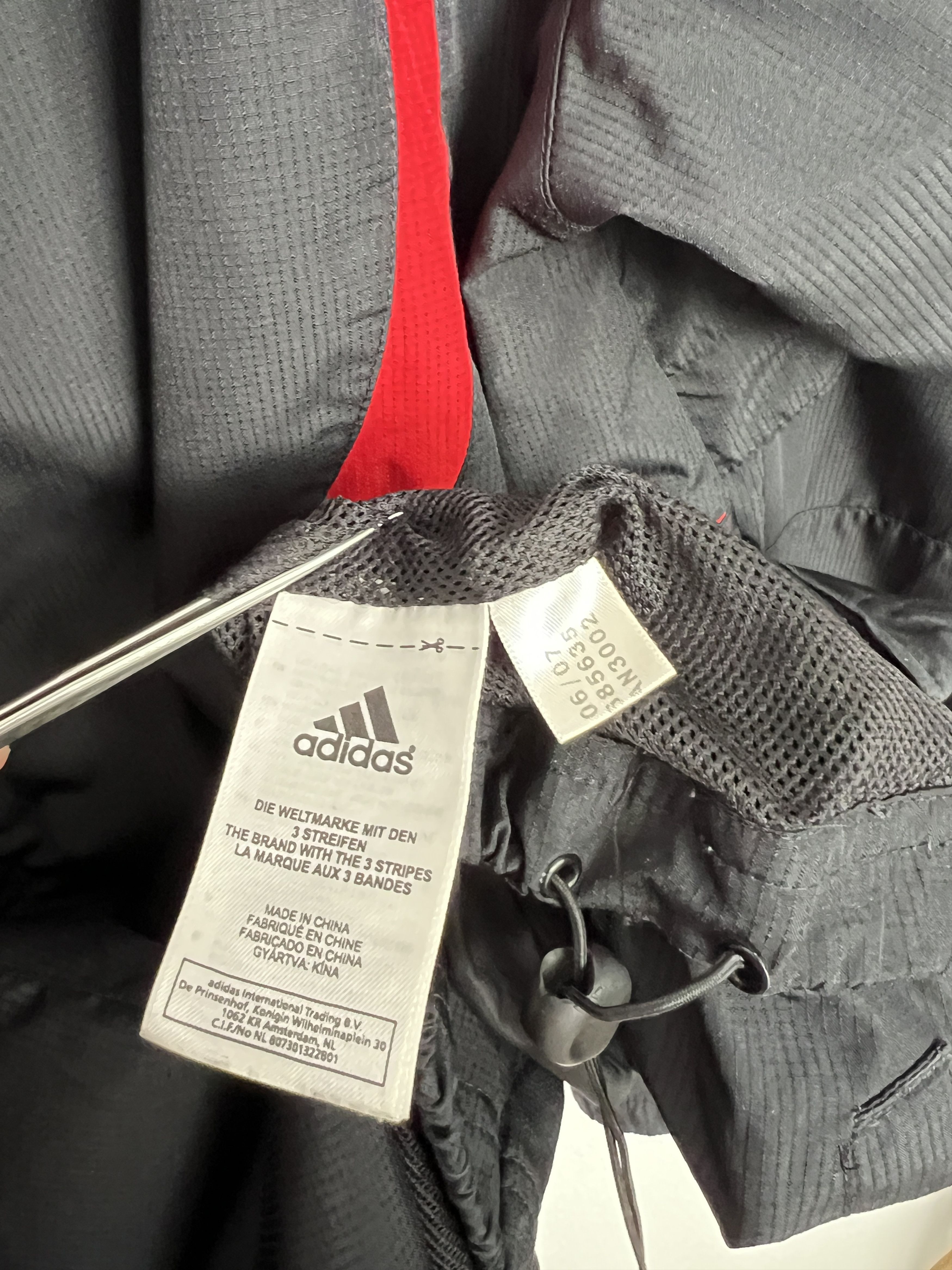 Adidas Vintage Adidas Liverpool Football Jacket Hooded Soccer Size US L / EU 52-54 / 3 - 10 Thumbnail