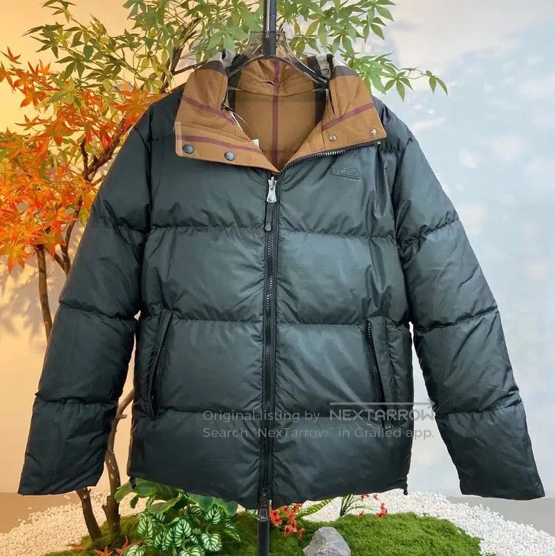 Burberry Burberry Women's Black Nylon Down Jacket. Size M / US 6-8 / IT 42-44 - 1 Thumbnail