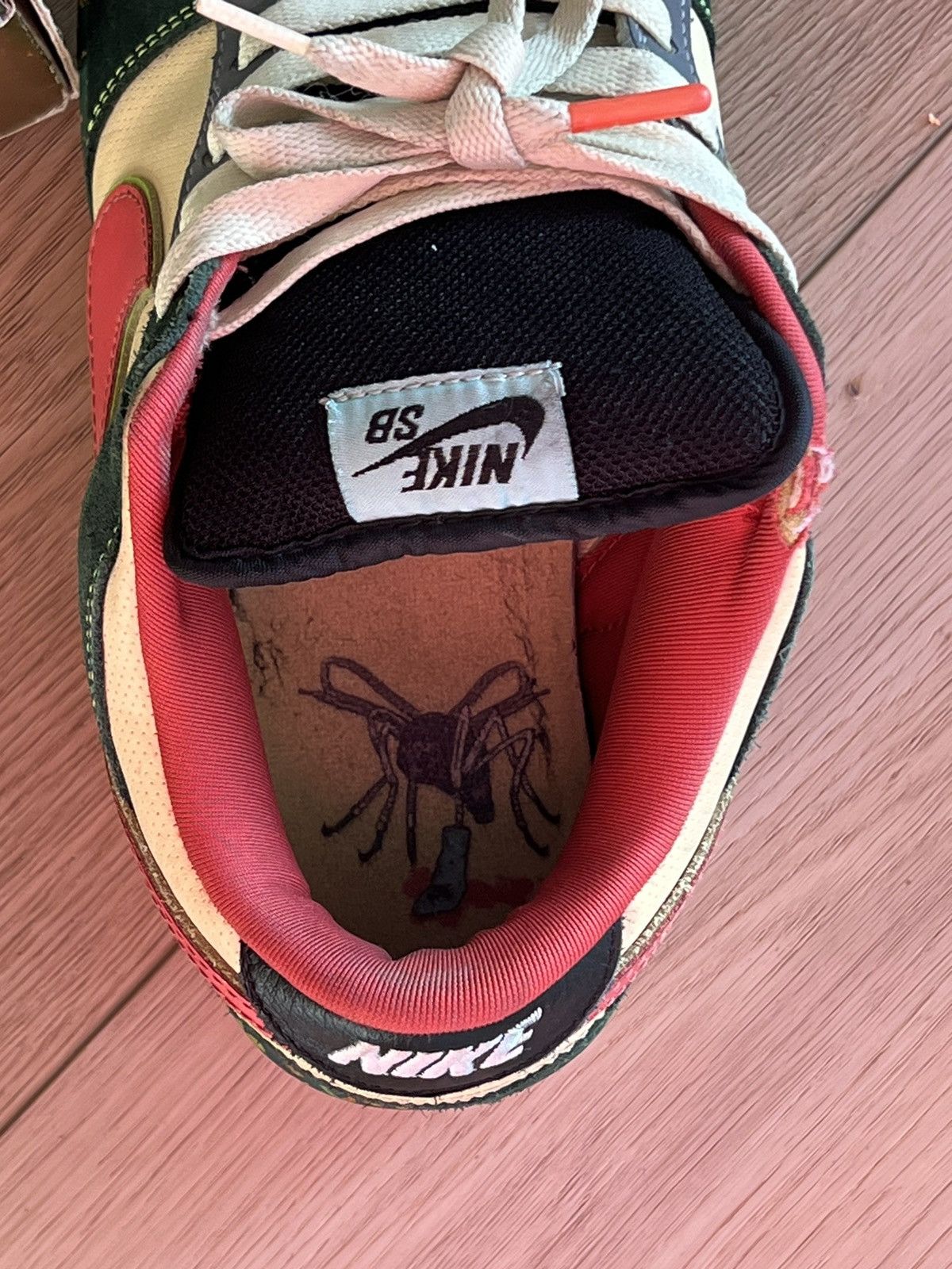 Nike 2008 Dunk Low Premium SB Mosquito Size US 10 / EU 43 - 13 Thumbnail