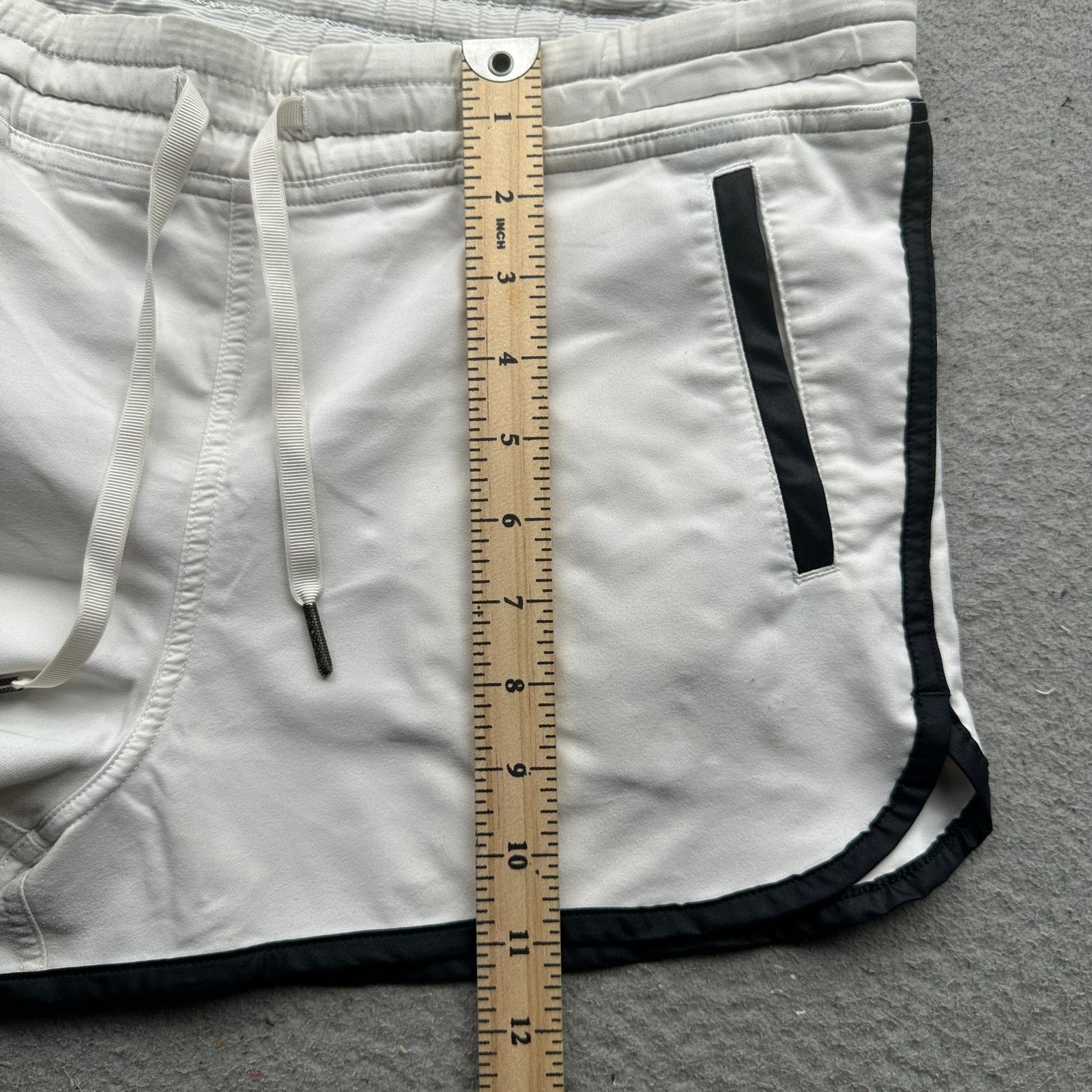 Lululemon Lululemon W7A76S Varsity Shorts Black White Womens Large XL Size 33" - 9 Thumbnail
