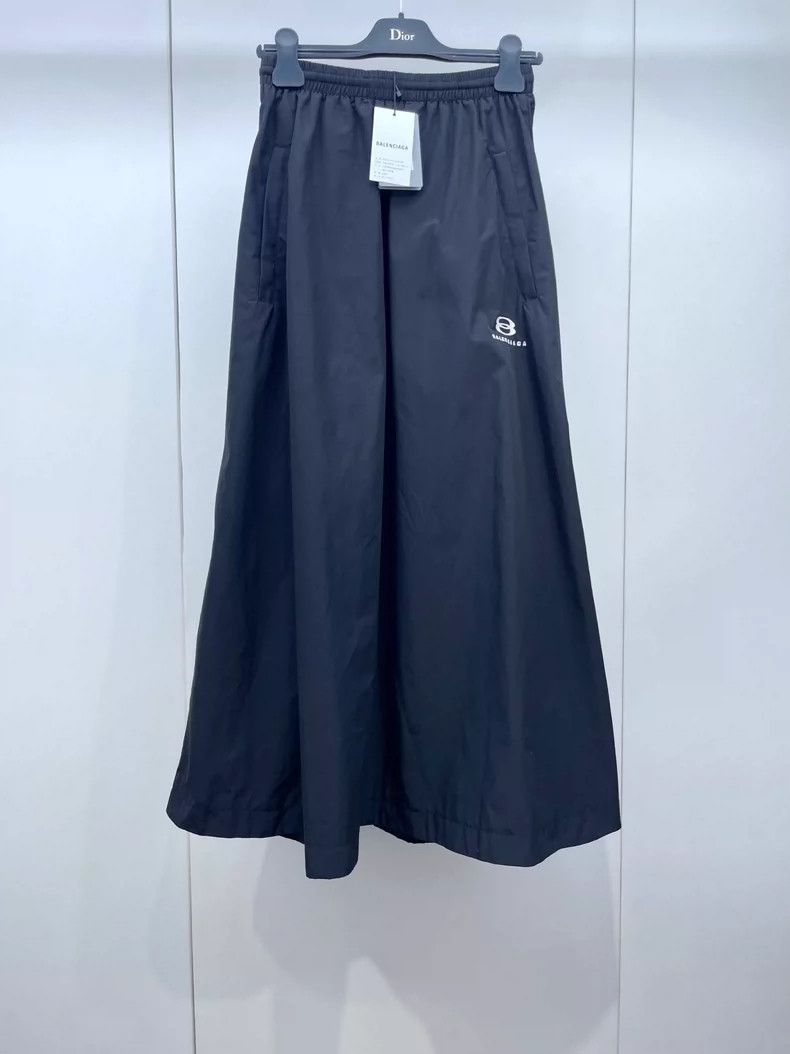 Balenciaga Balenciaga Black embroidered logo skirt Size 42" / US 20 - 1 Thumbnail