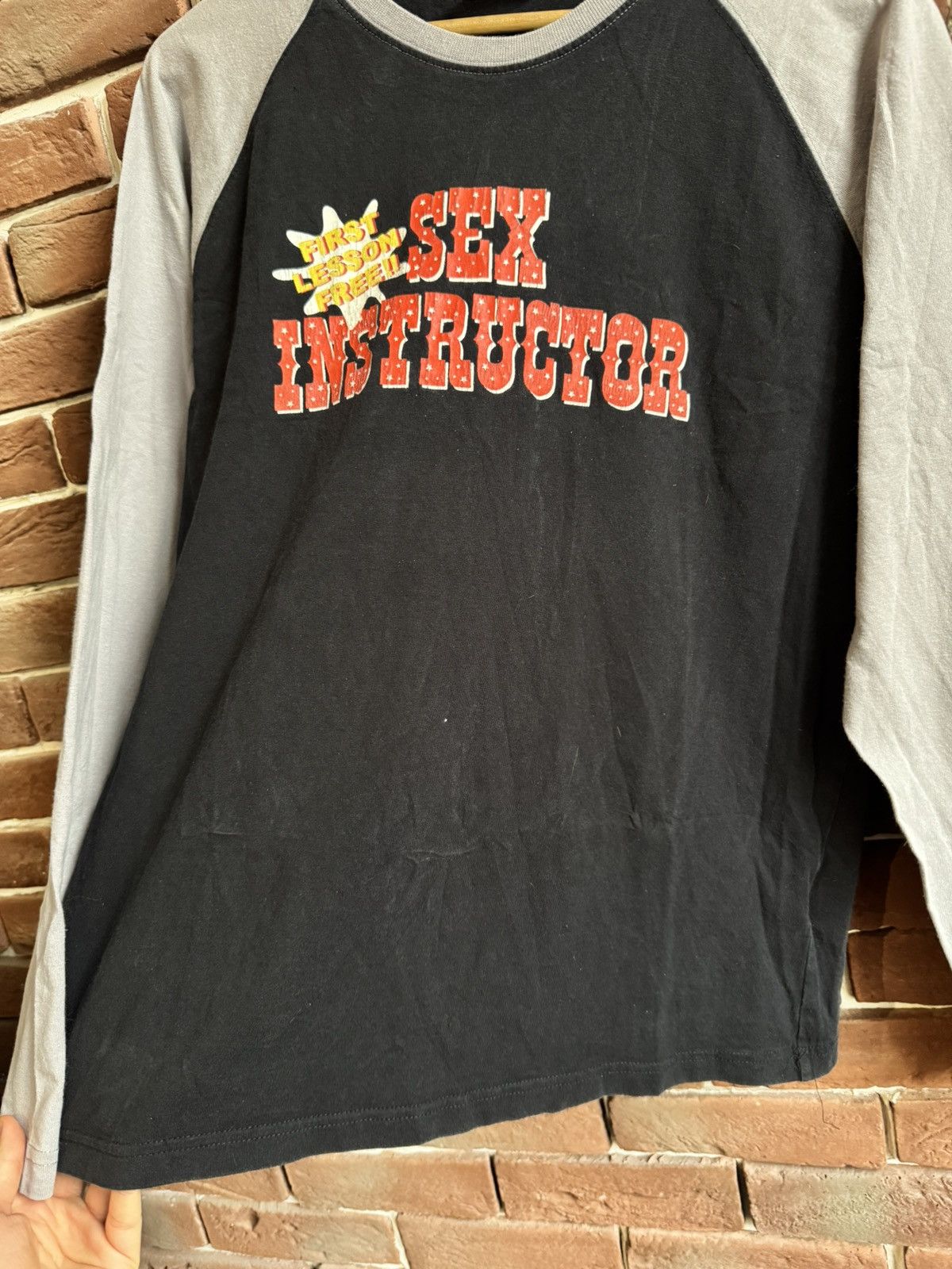 Hook-Ups Vintage Y2K Fishbone Brand Sex Instructor Longsleeve T shirt Size US L / EU 52-54 / 3 - 8 Thumbnail
