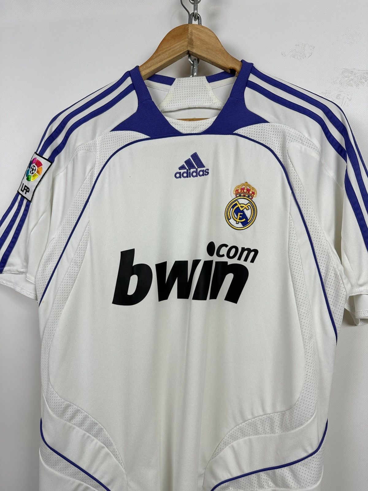 Adidas 2007/08 Adidas Real Madrid Vintage Home Soccer Jersey Size US S / EU 44-46 / 1 - 3 Thumbnail