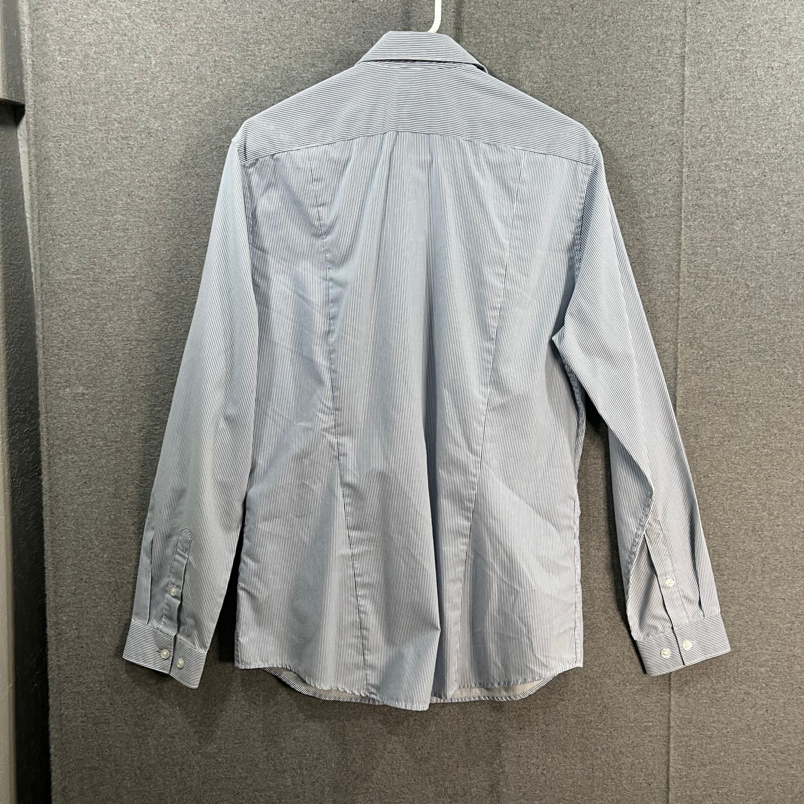 H&M H&M men's striped long-sleeve button-up shirt Size Medium Size US M / EU 48-50 / 2 - 2 Thumbnail