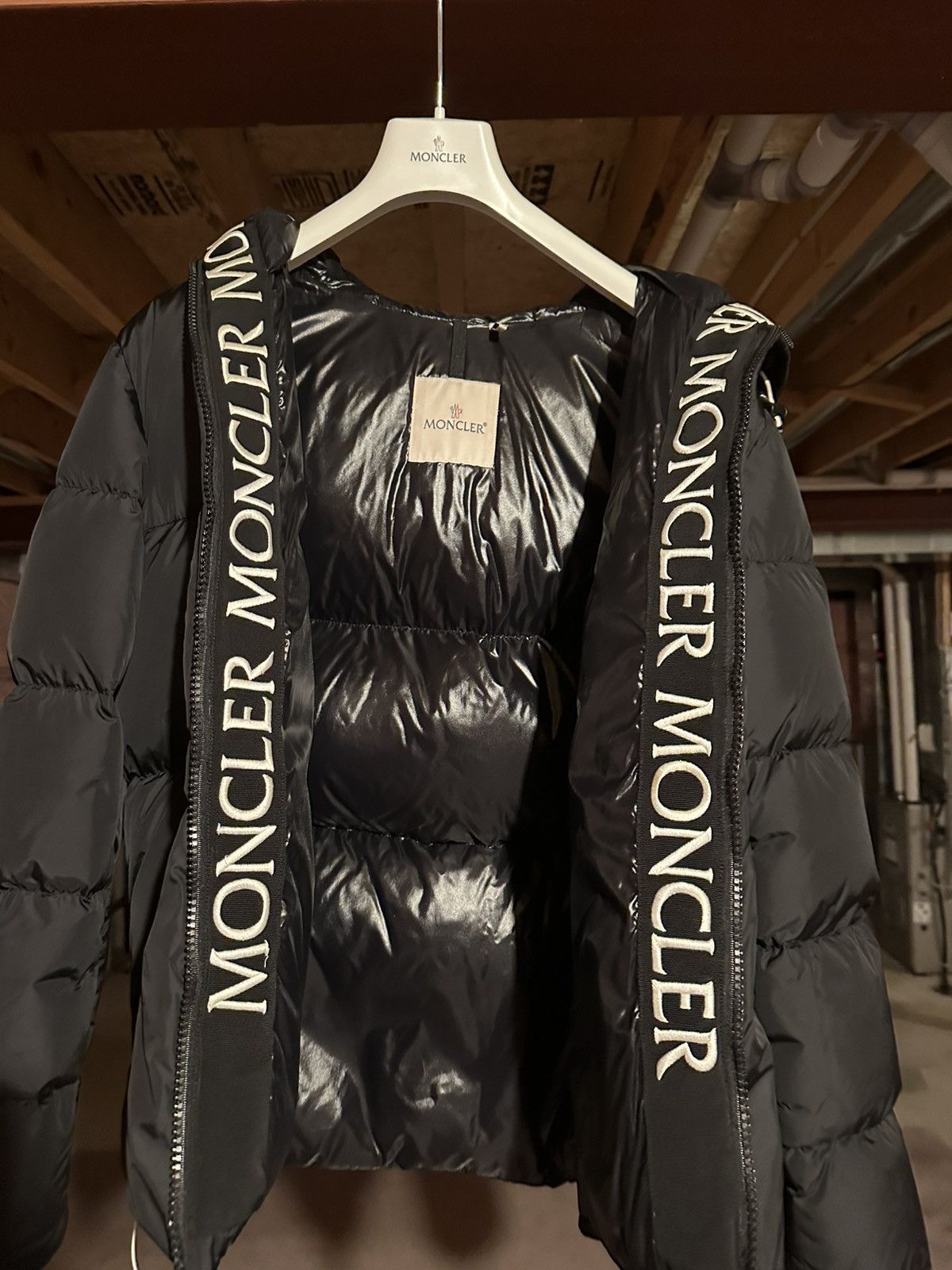 Moncler Moncler Montcla jacket Size US L / EU 52-54 / 3 - 3 Thumbnail