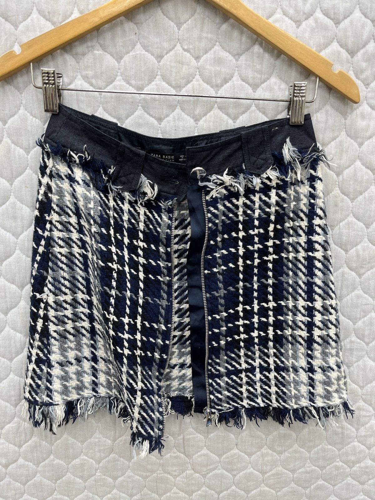 Zara 🔥🔥🔥STEALS ZARA TWEED MINI SKIRTS Size 26" / US 2 / IT 38 - 4 Thumbnail