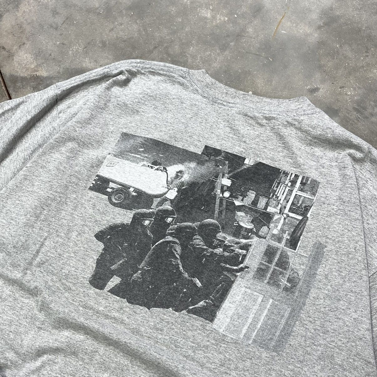 Vintage Vintage Swat Team T Shirt Riot 2000s Los Angeles Size US XXL / EU 58 / 5 - 2 Thumbnail