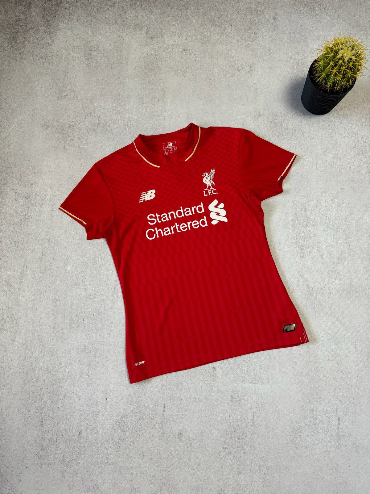 New Balance New Balance Liverpool Jersey Football Shirt 2015/2016 Womens Size US M / EU 48-50 / 2 - 1 Thumbnail