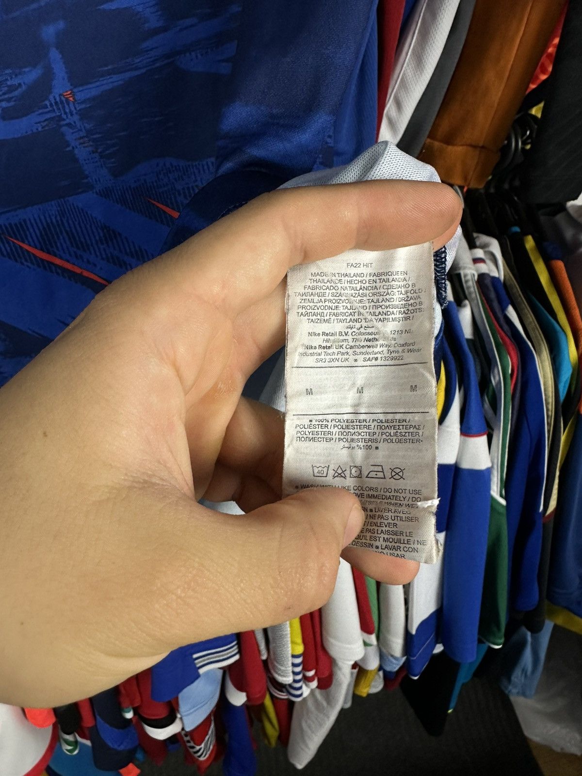 Nike NIKE ENGLAND 2022/23 PRE-MATCH FOOTBALL JERSEY SOCCER SHIRT Size US M / EU 48-50 / 2 - 5 Thumbnail